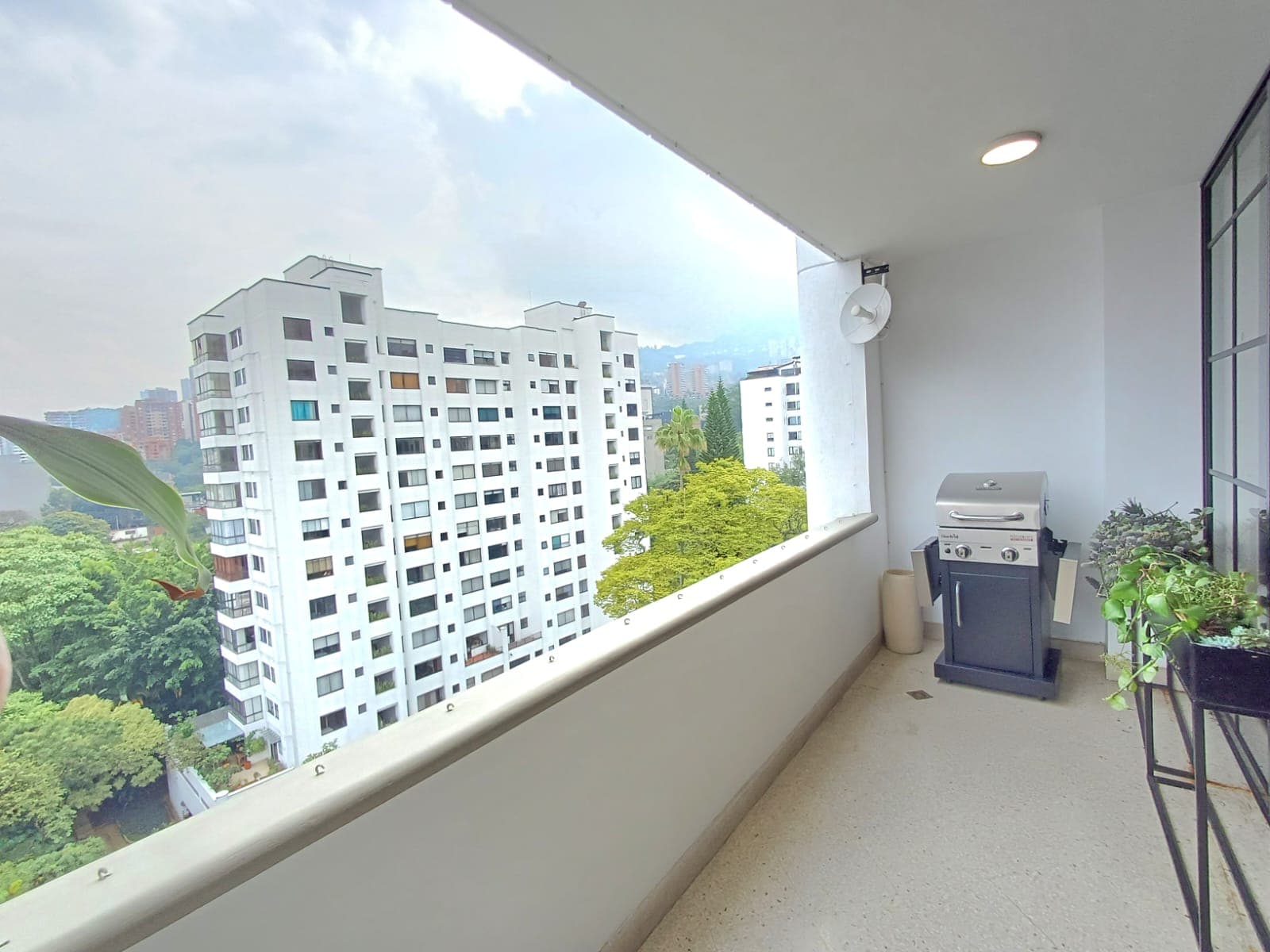 Apartamento en arriendo en La Tomatera, Poblado, Medellín — foto 5 de 20