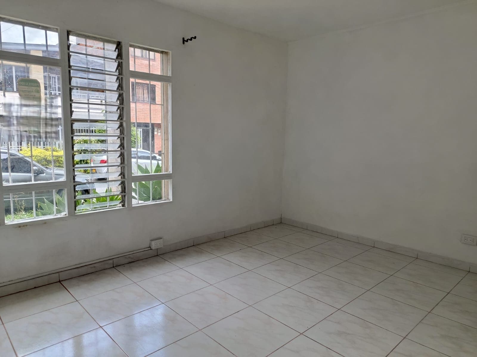 Casa Vivienda en arriendo en Simón Bolívar, La America, Medellín — foto 1 de 19