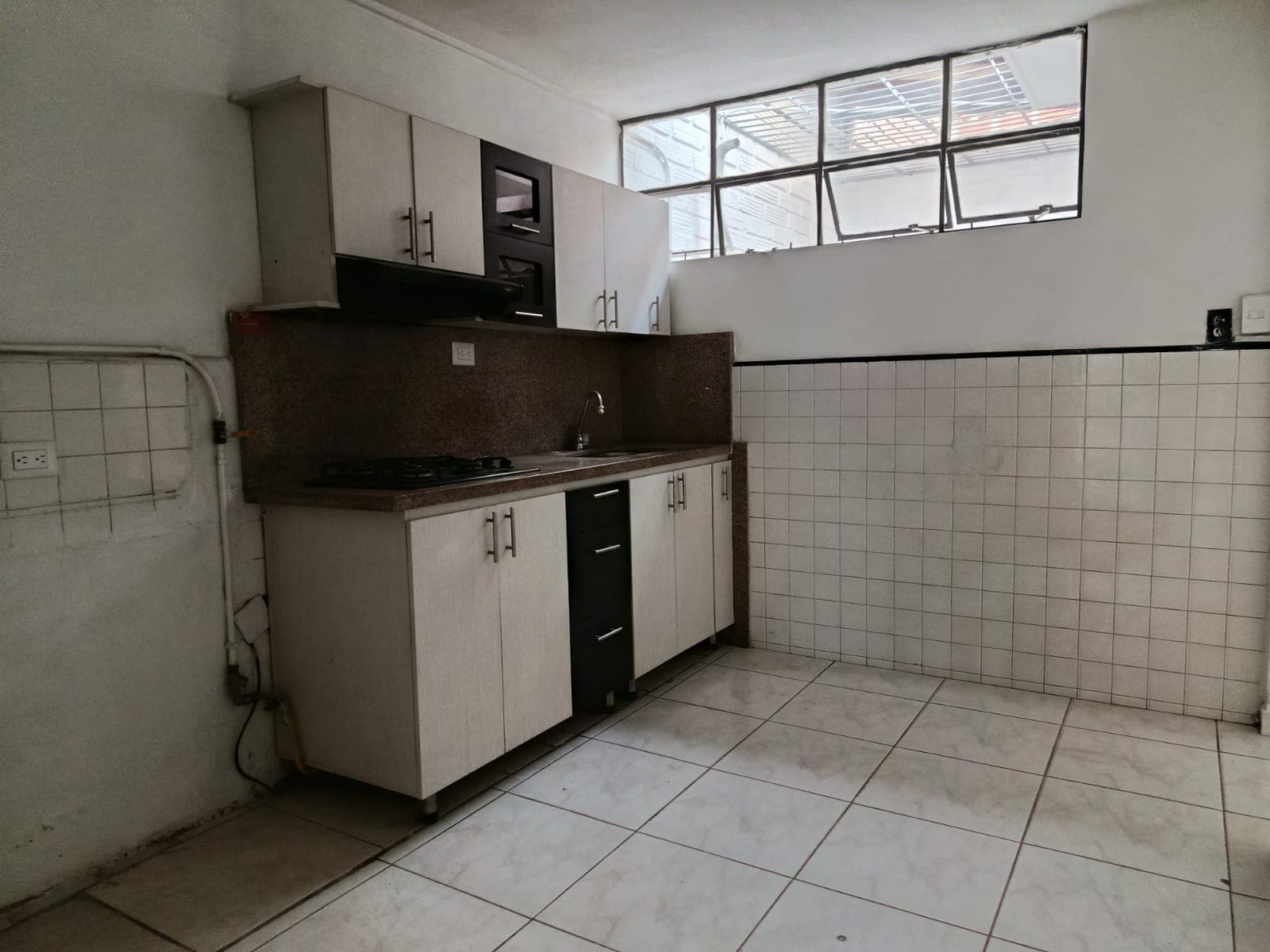 Casa Vivienda en arriendo en Simón Bolívar, La America, Medellín — foto 2 de 19