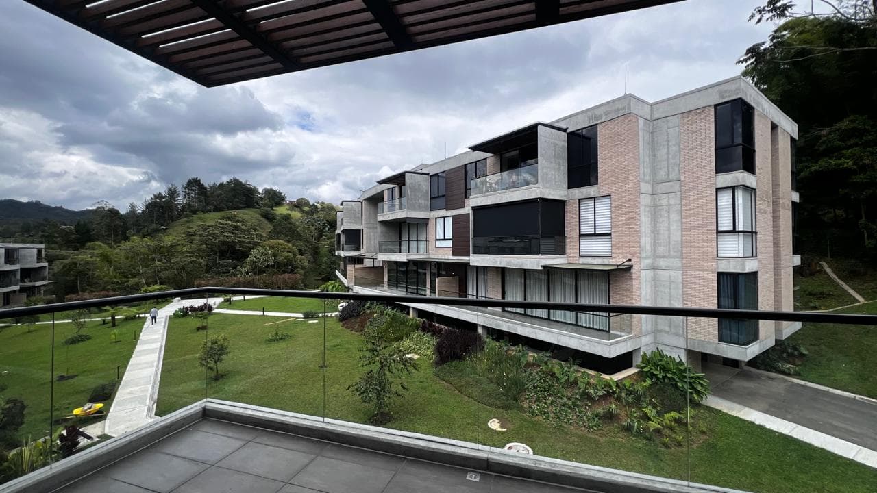 Apartamento en arriendo en Retiro — foto 1 de 20
