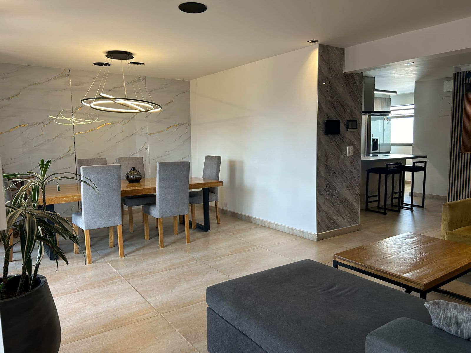 Apartamento en arriendo en Estadio, Laureles, Medellín — foto 2 de 16