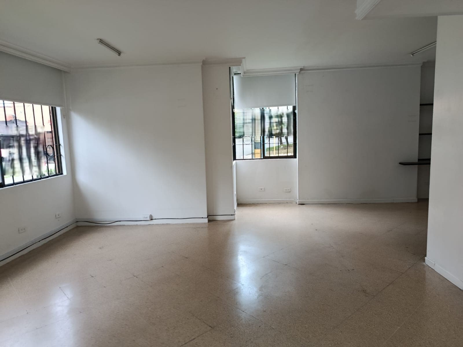 Local en arriendo en Simón Bolívar, La America, Medellín — foto 5 de 13