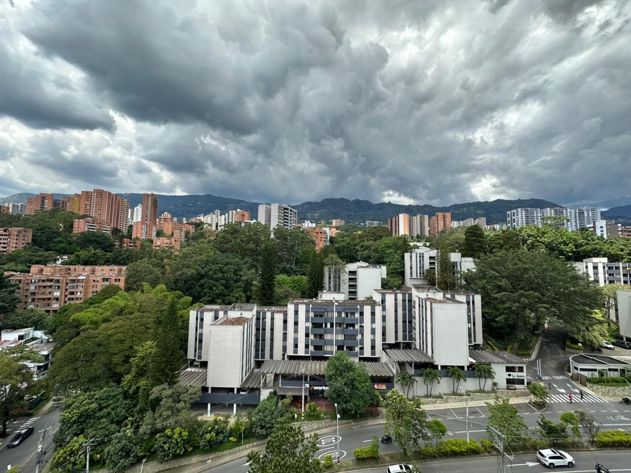 Apartamento en arriendo en La Frontera, Envigado — foto 1 de 18