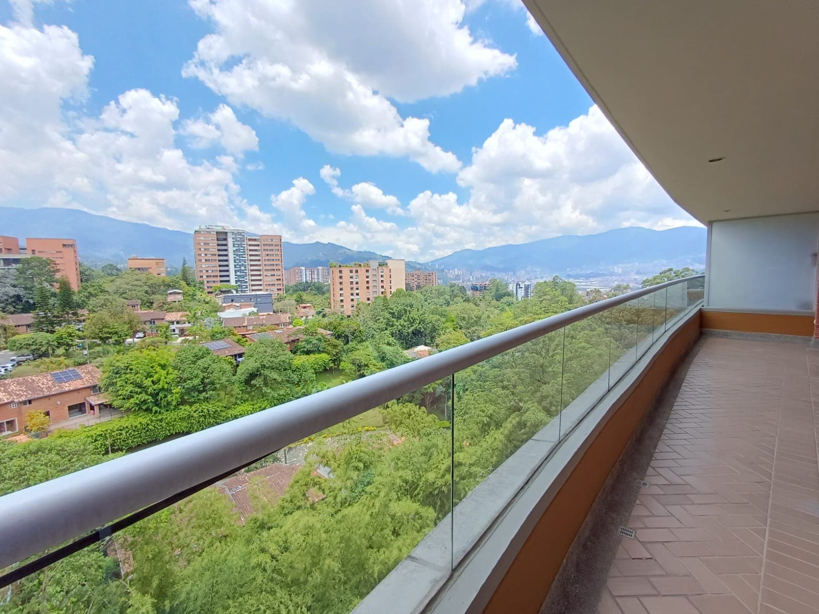 Apartamento en arriendo en San Lucas, Poblado, Medellín — foto 3 de 20