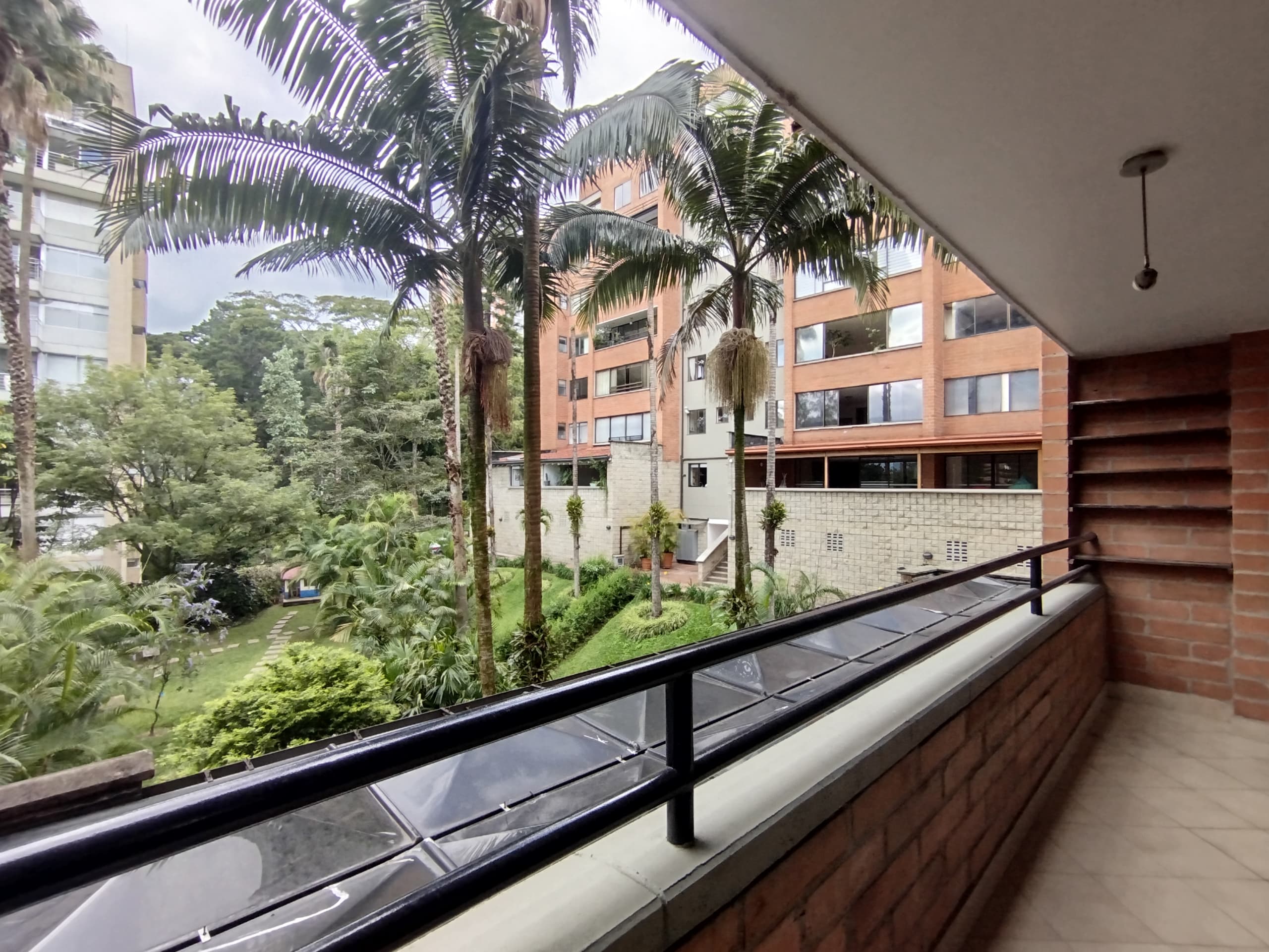 Apartamento en arriendo en Transversal Superior, Poblado, Medellín — foto 2 de 20