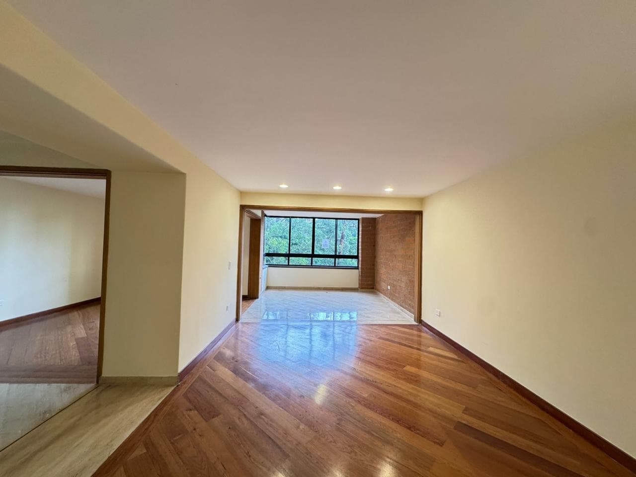 Apartamento en arriendo en La Tomatera, Poblado, Medellín — foto 1 de 20