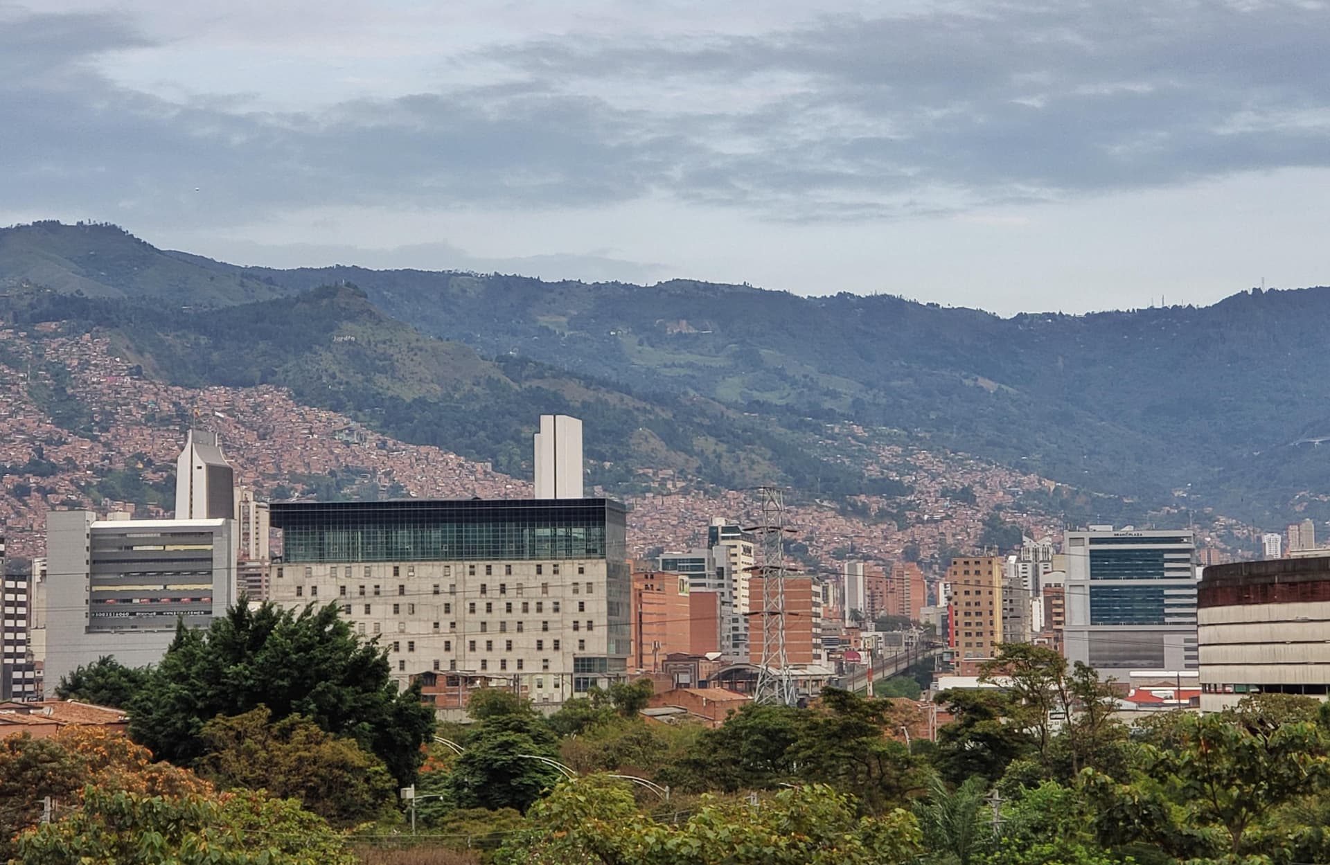 Oficina en arriendo en Laureles, Medellín — foto 1 de 13