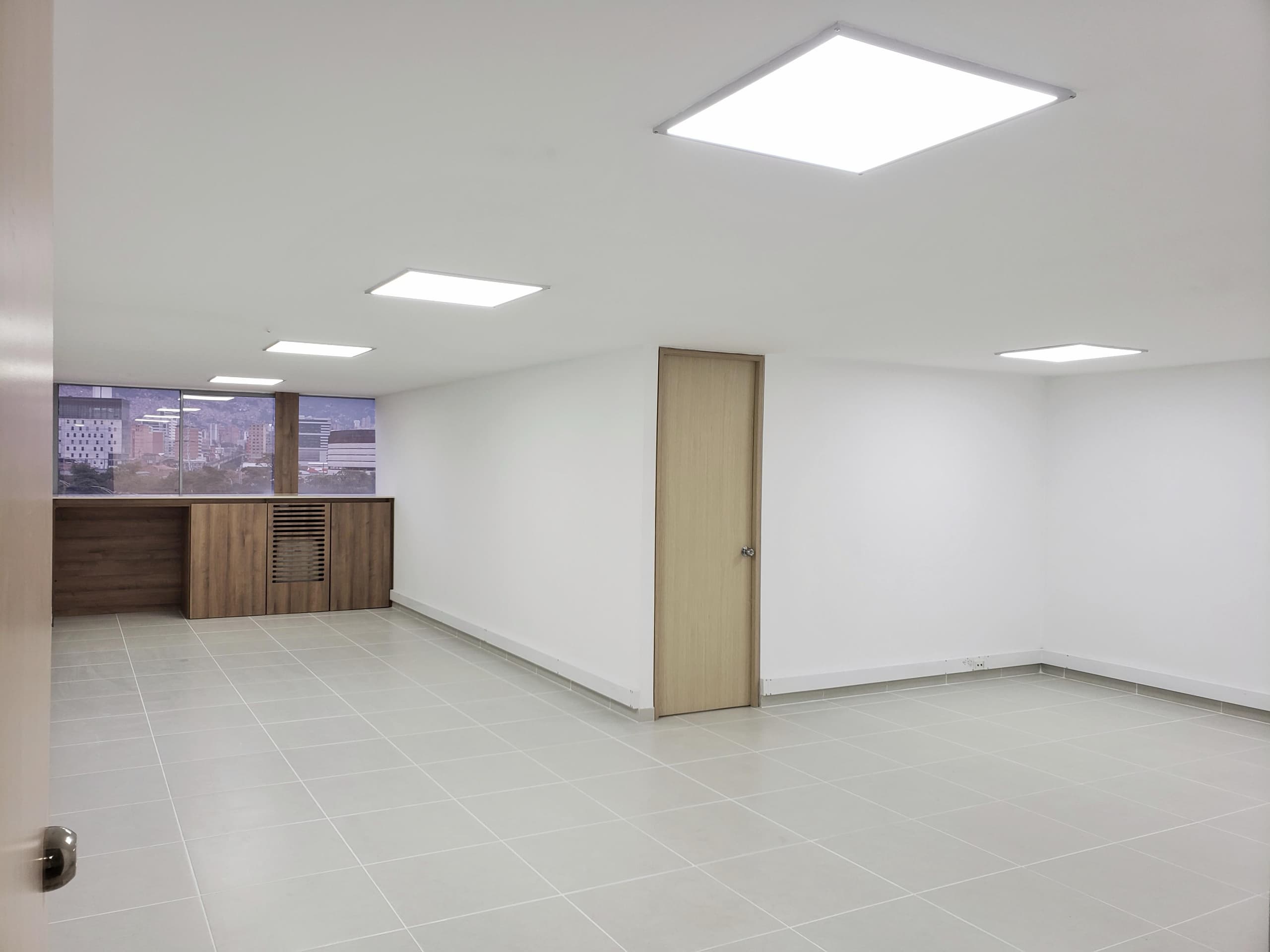 Oficina en arriendo en Laureles, Medellín — foto 2 de 13