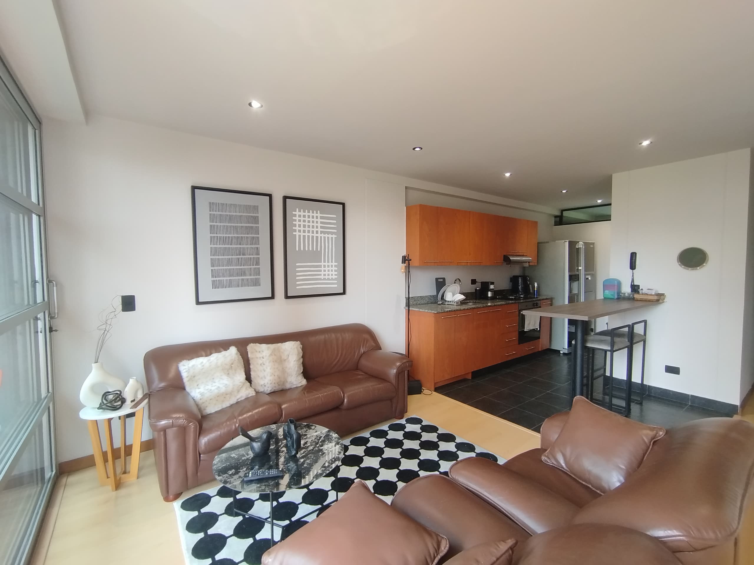 Apartamento en arriendo en La Tomatera, Poblado, Medellín — foto 2 de 15