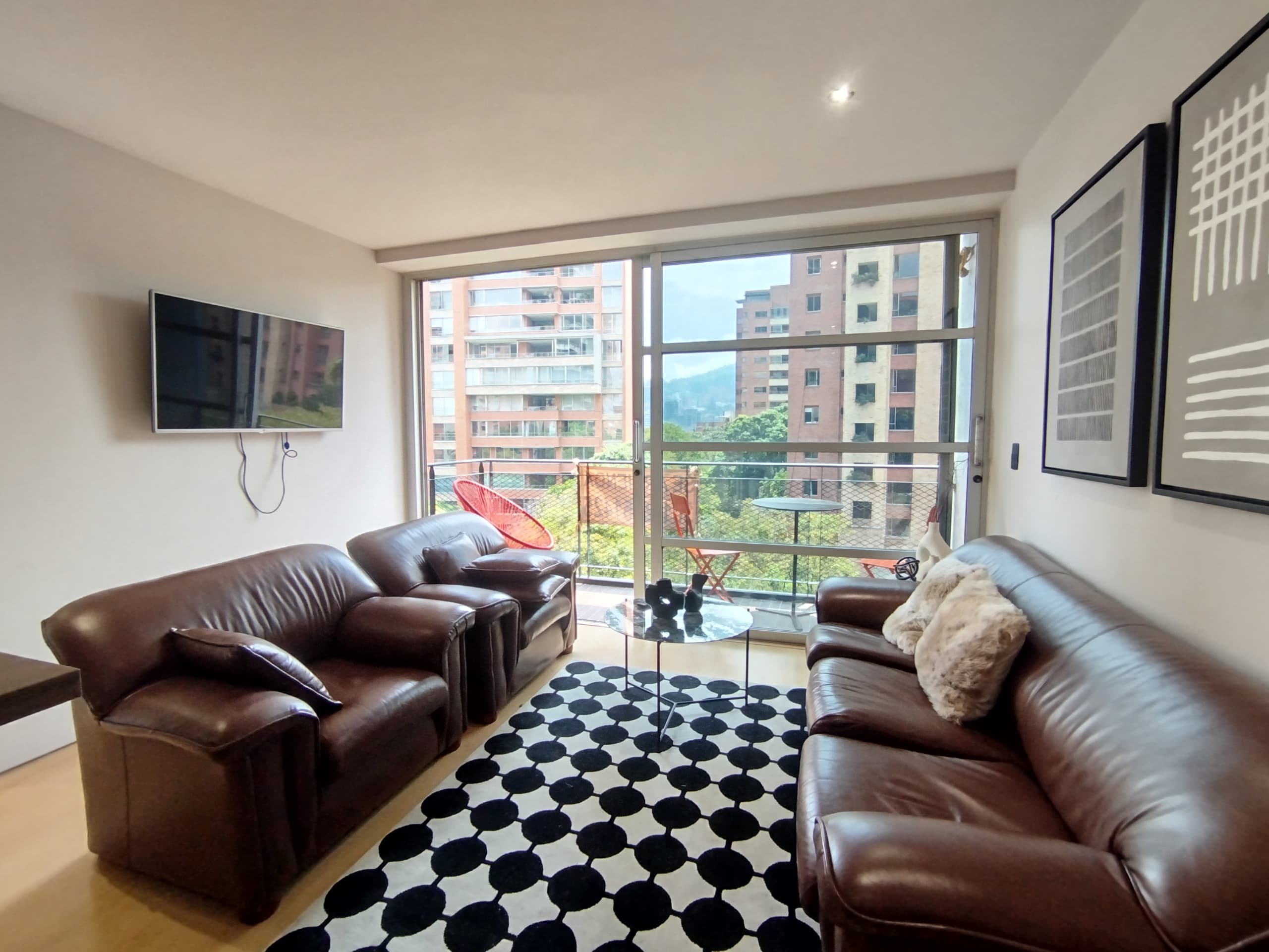 Apartamento en arriendo en La Tomatera, Poblado, Medellín — foto 3 de 15