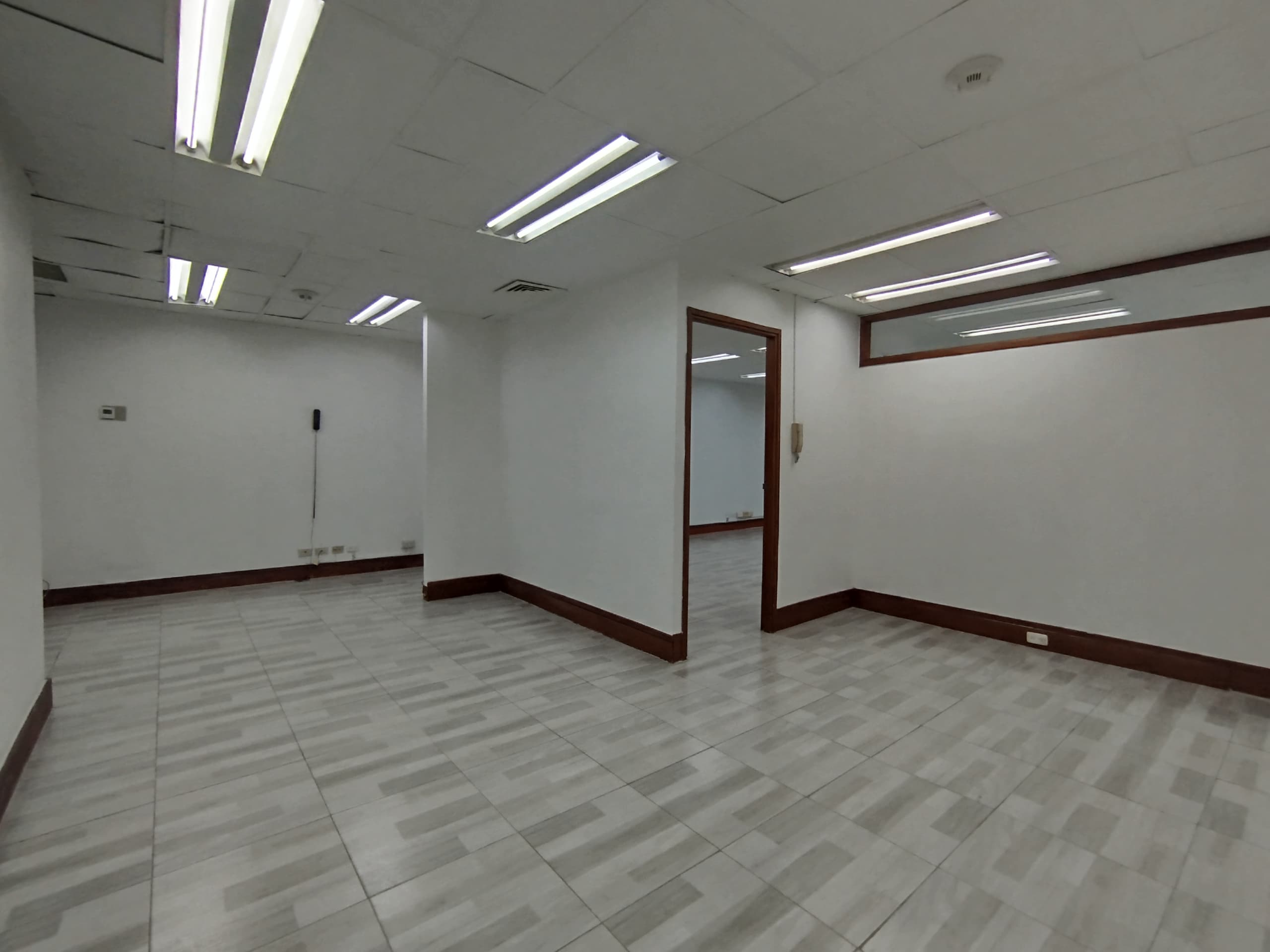 Oficina en arriendo en Los Balsos, Poblado, Medellín — foto 1 de 13