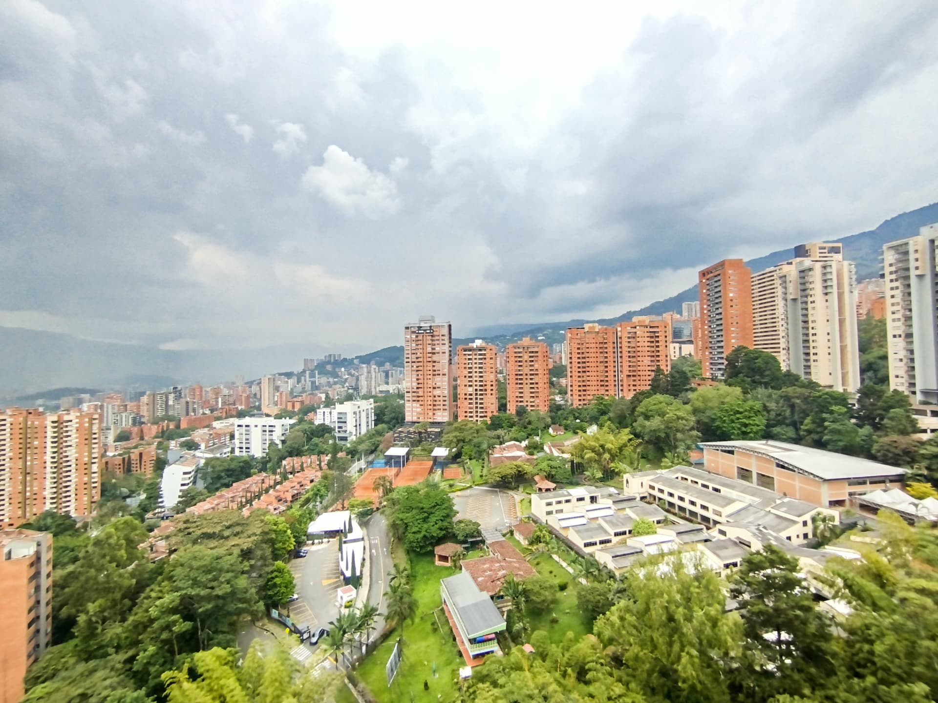 Apartamento en arriendo en Los Balsos, Poblado, Medellín — foto 1 de 20