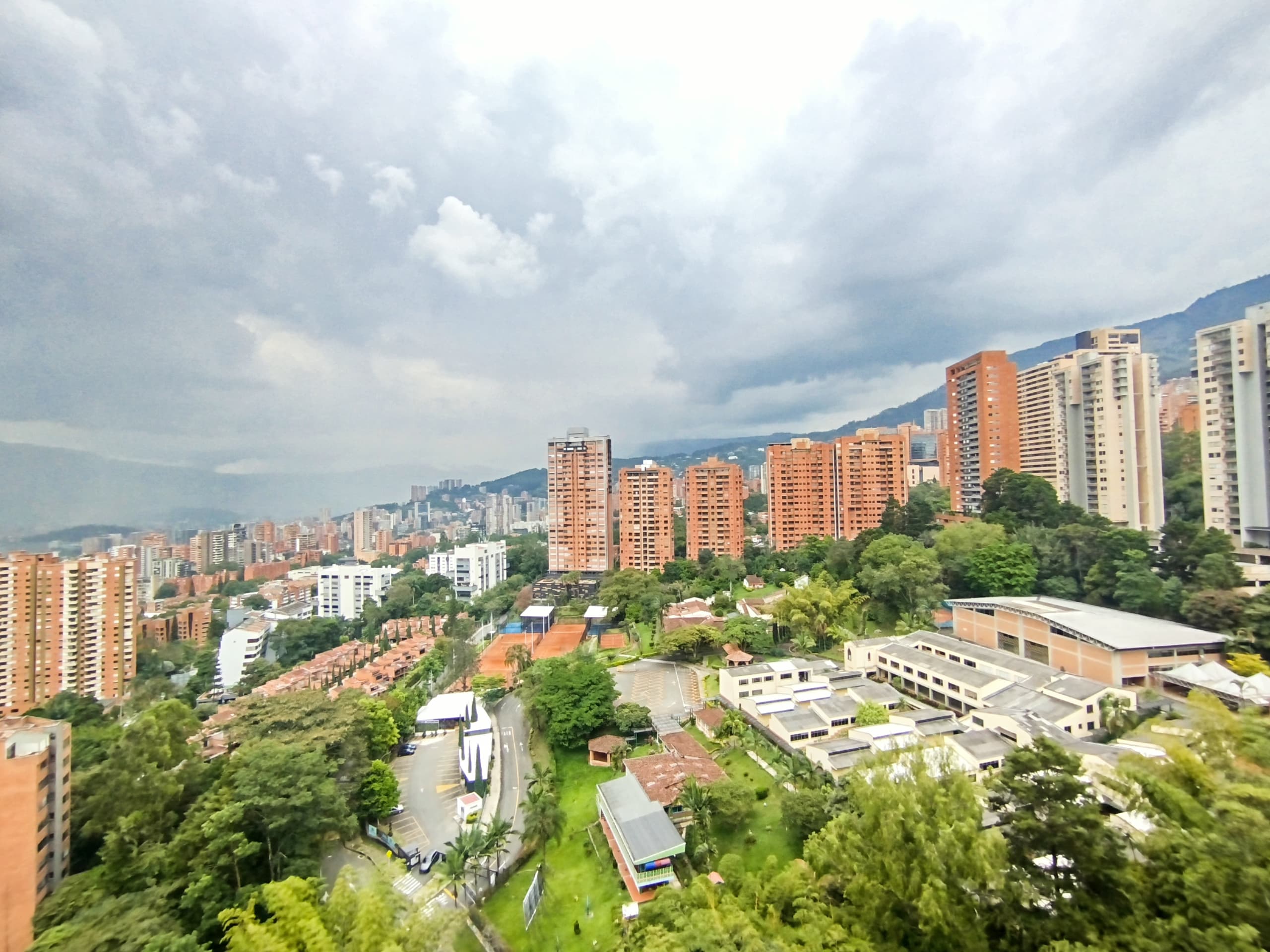 Apartamento en arriendo en Los Balsos, Poblado, Medellín — foto 1 de 20