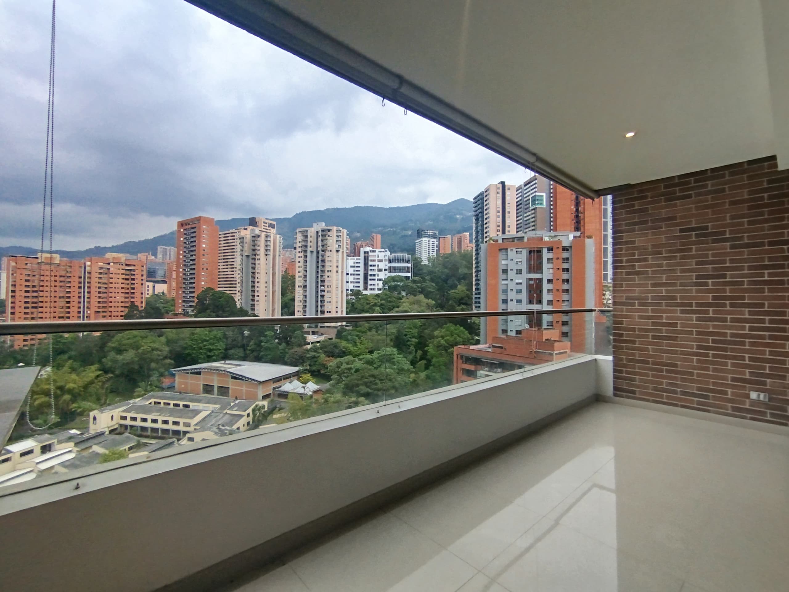 Apartamento en arriendo en Los Balsos, Poblado, Medellín — foto 2 de 20