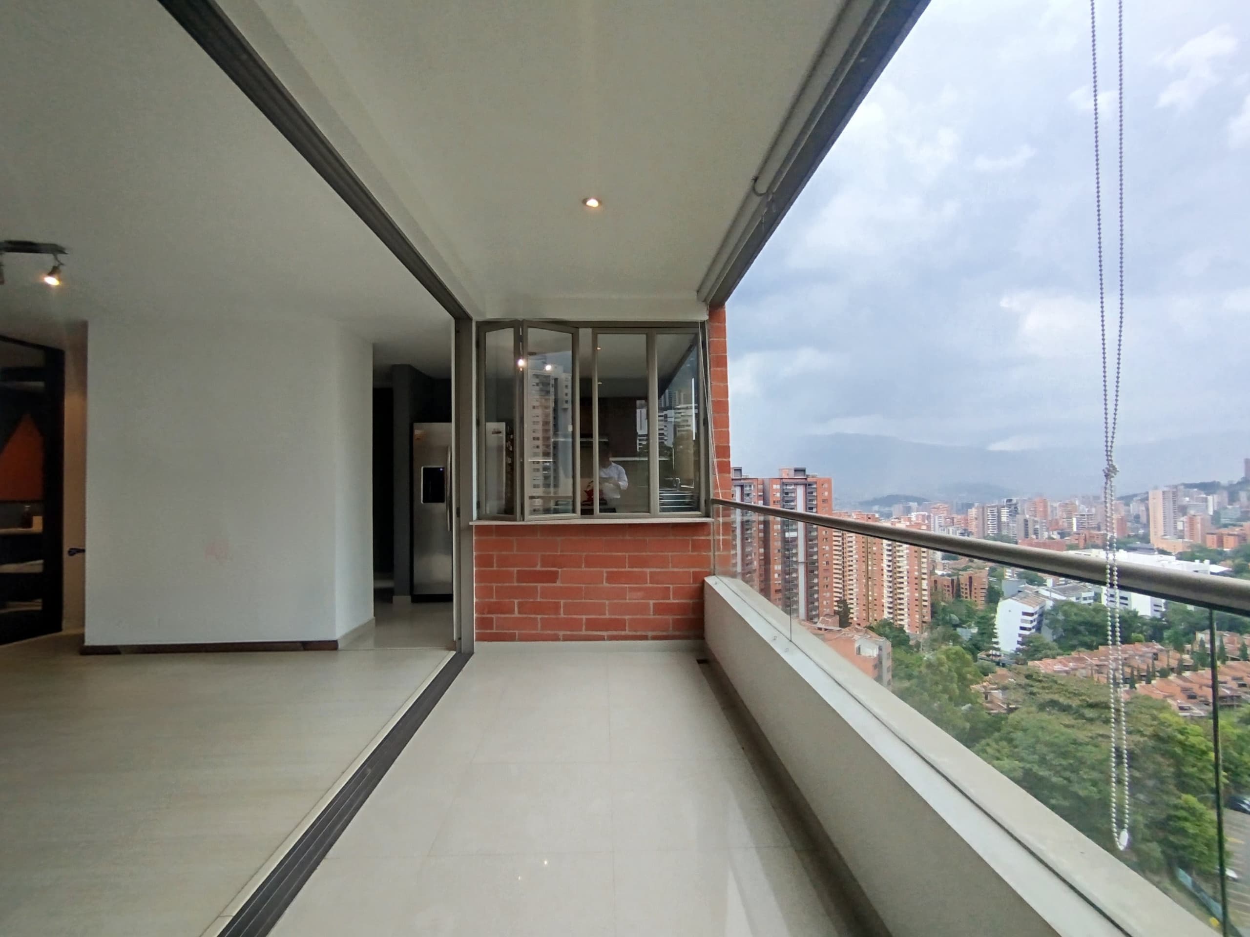 Apartamento en arriendo en Los Balsos, Poblado, Medellín — foto 3 de 20