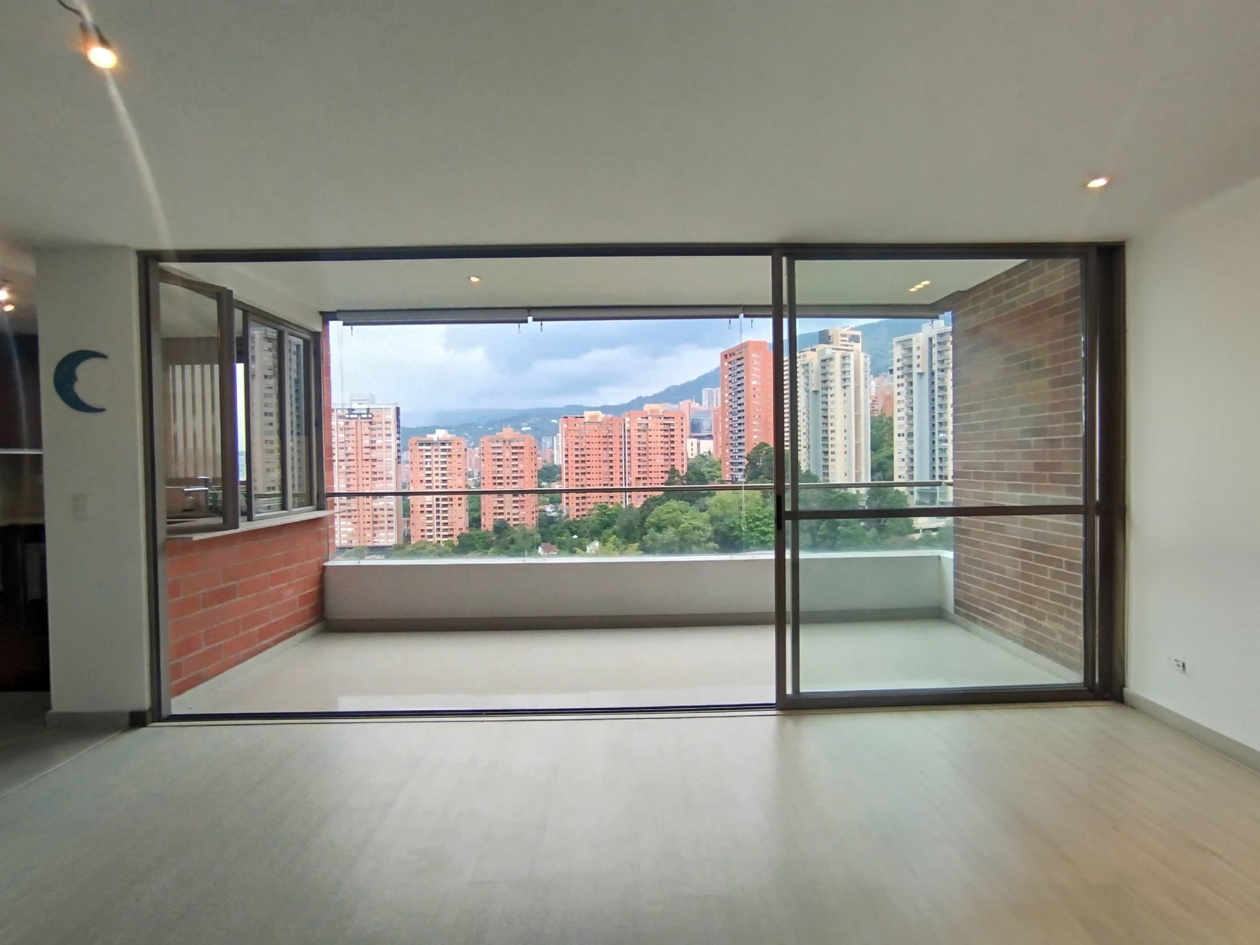 Apartamento en arriendo en Los Balsos, Poblado, Medellín — foto 5 de 20