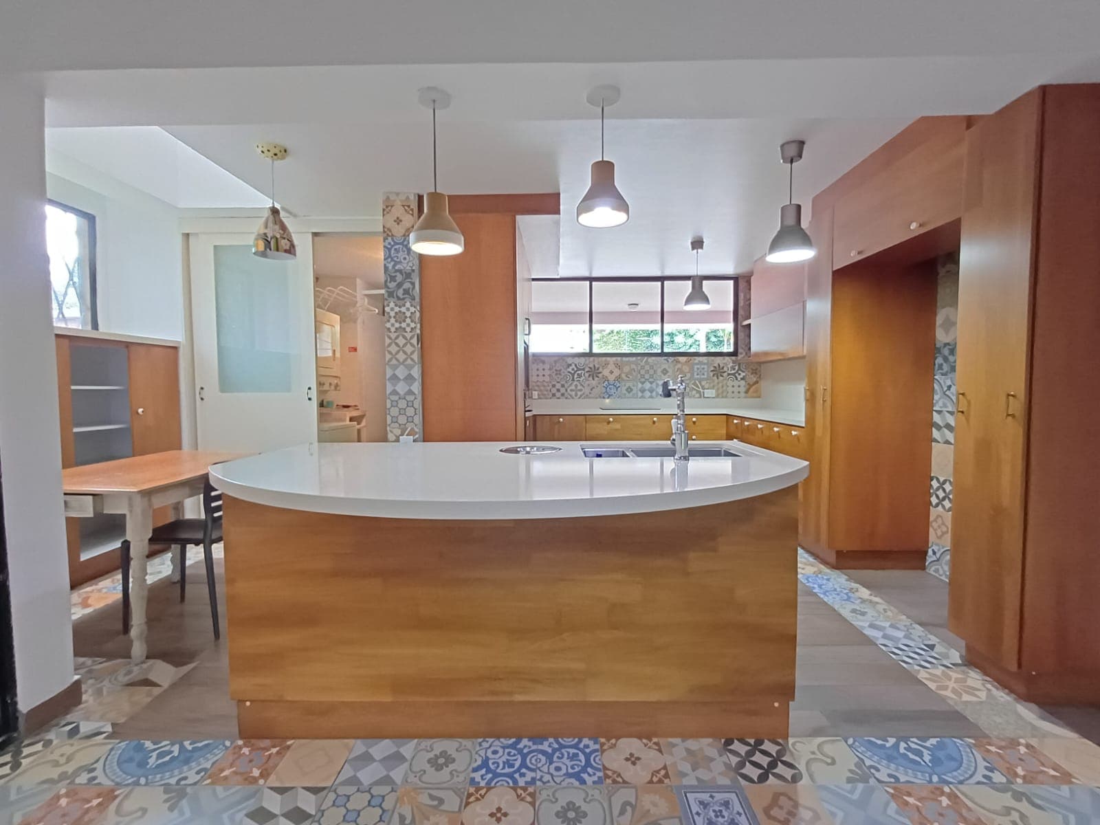 Casa Vivienda en arriendo en Transversal Inferior, Poblado, Medellín — foto 1 de 20