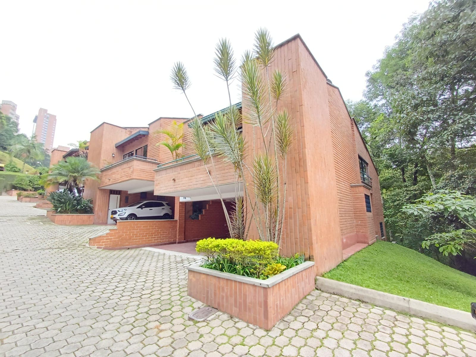 Casa Vivienda en arriendo en Transversal Inferior, Poblado, Medellín — foto 3 de 20