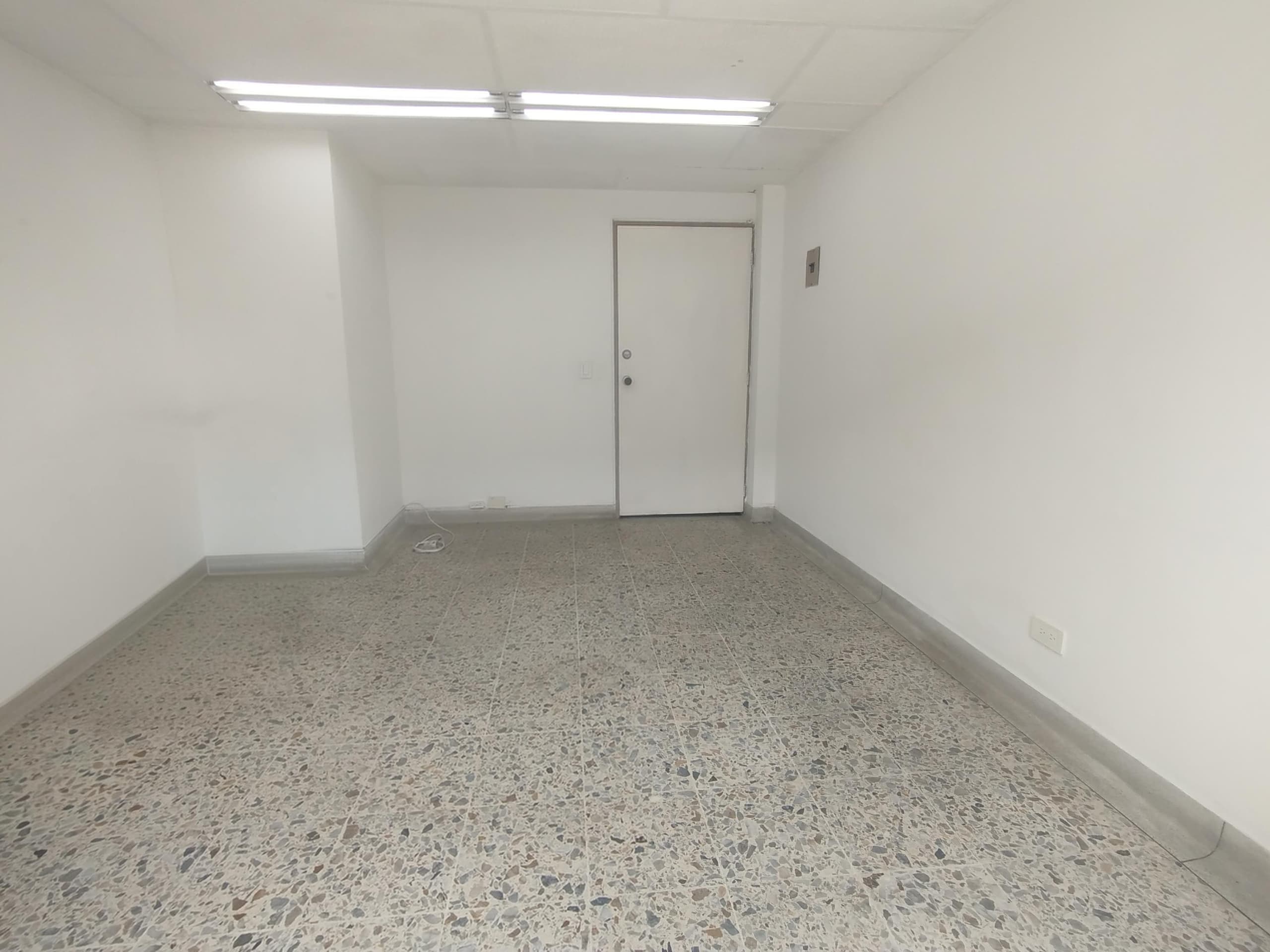 Local en arriendo en Itagui — foto 2 de 14