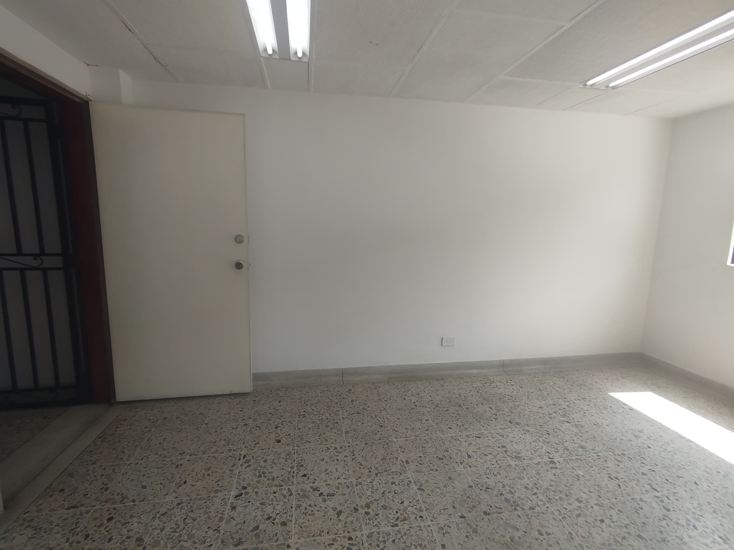 Local en arriendo en Itagui — foto 1 de 14