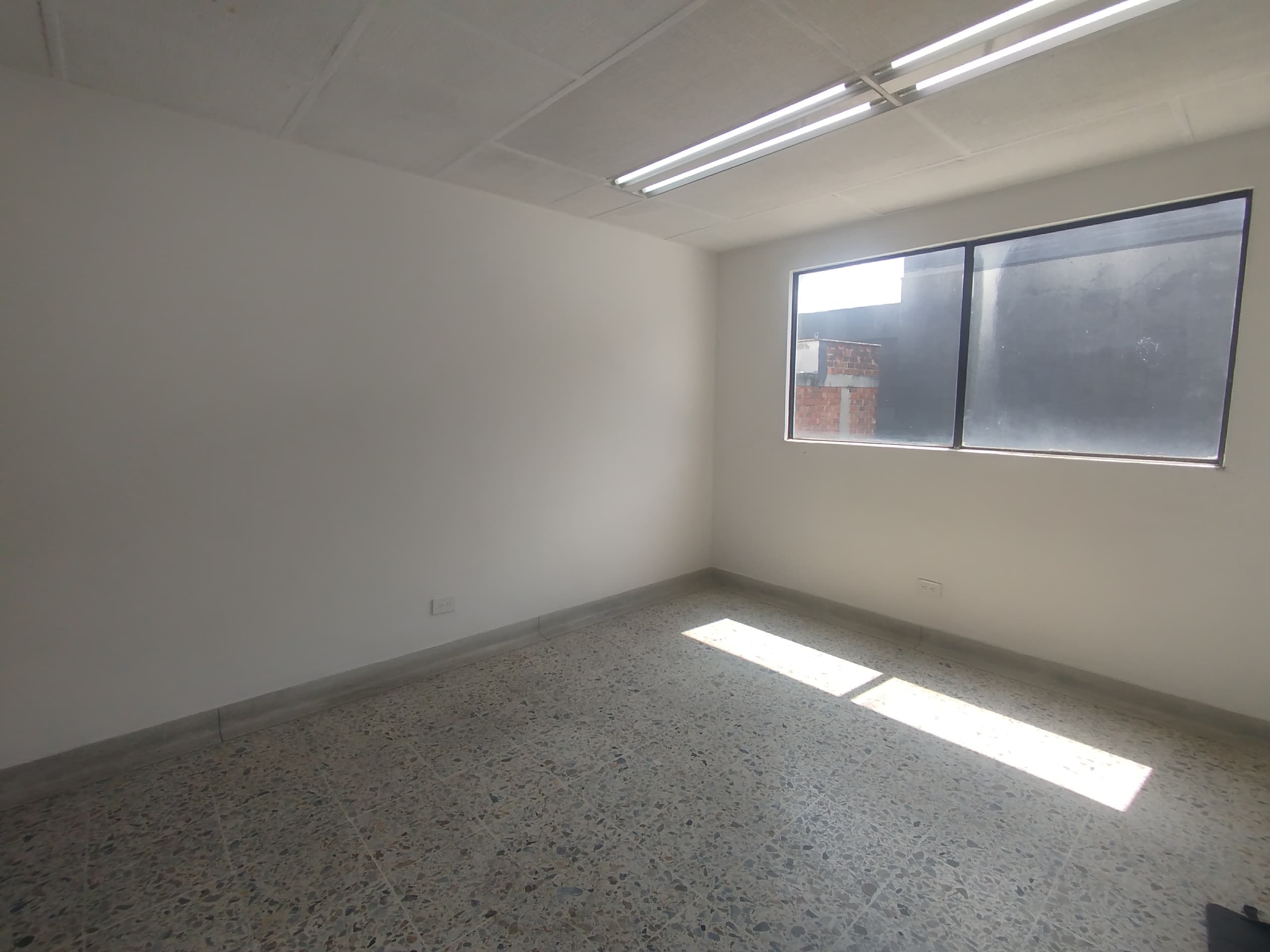 Local en arriendo en Itagui — foto 2 de 14