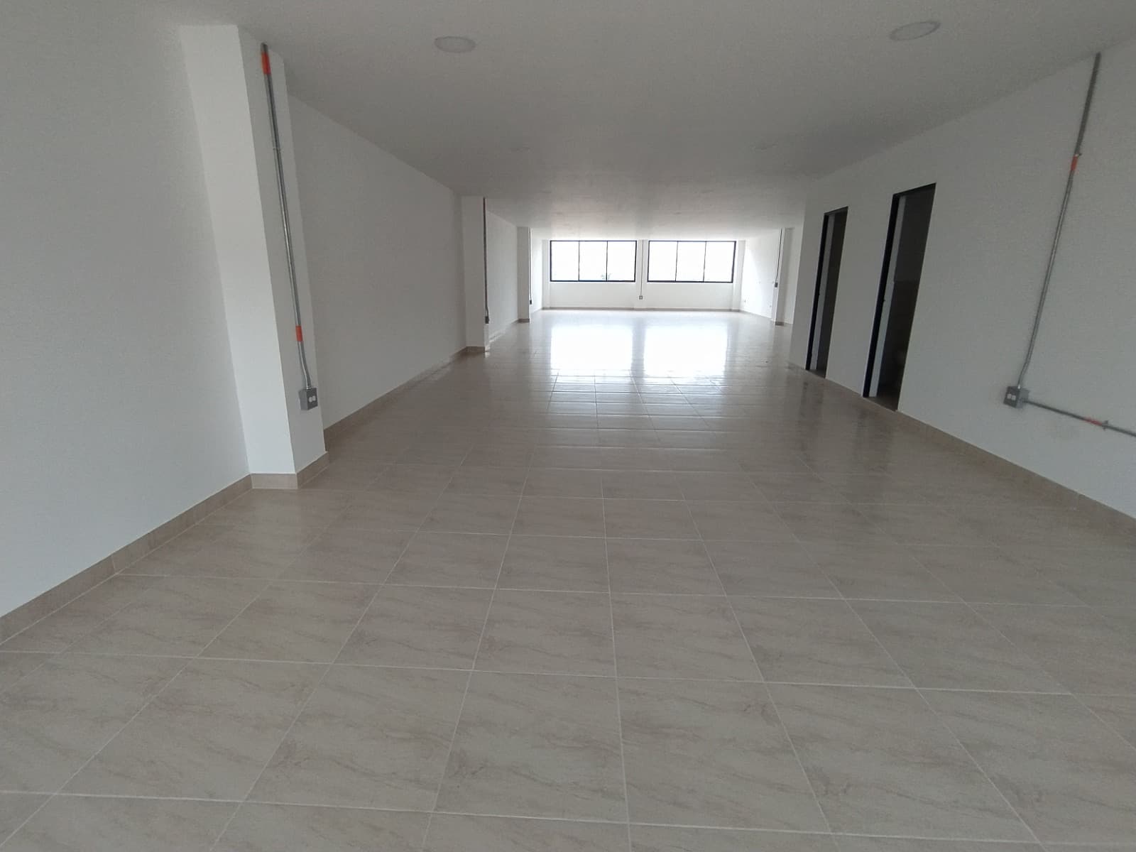 Local en arriendo en Aranjuez, Centro, Medellín — foto 1 de 12