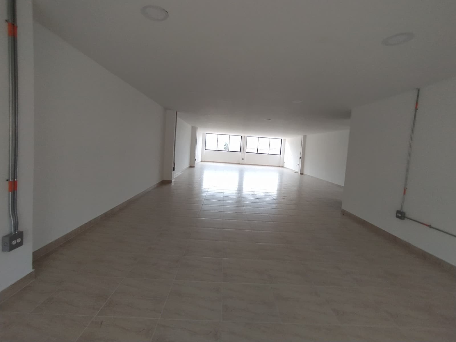 Local en arriendo en Aranjuez, Centro, Medellín — foto 1 de 13