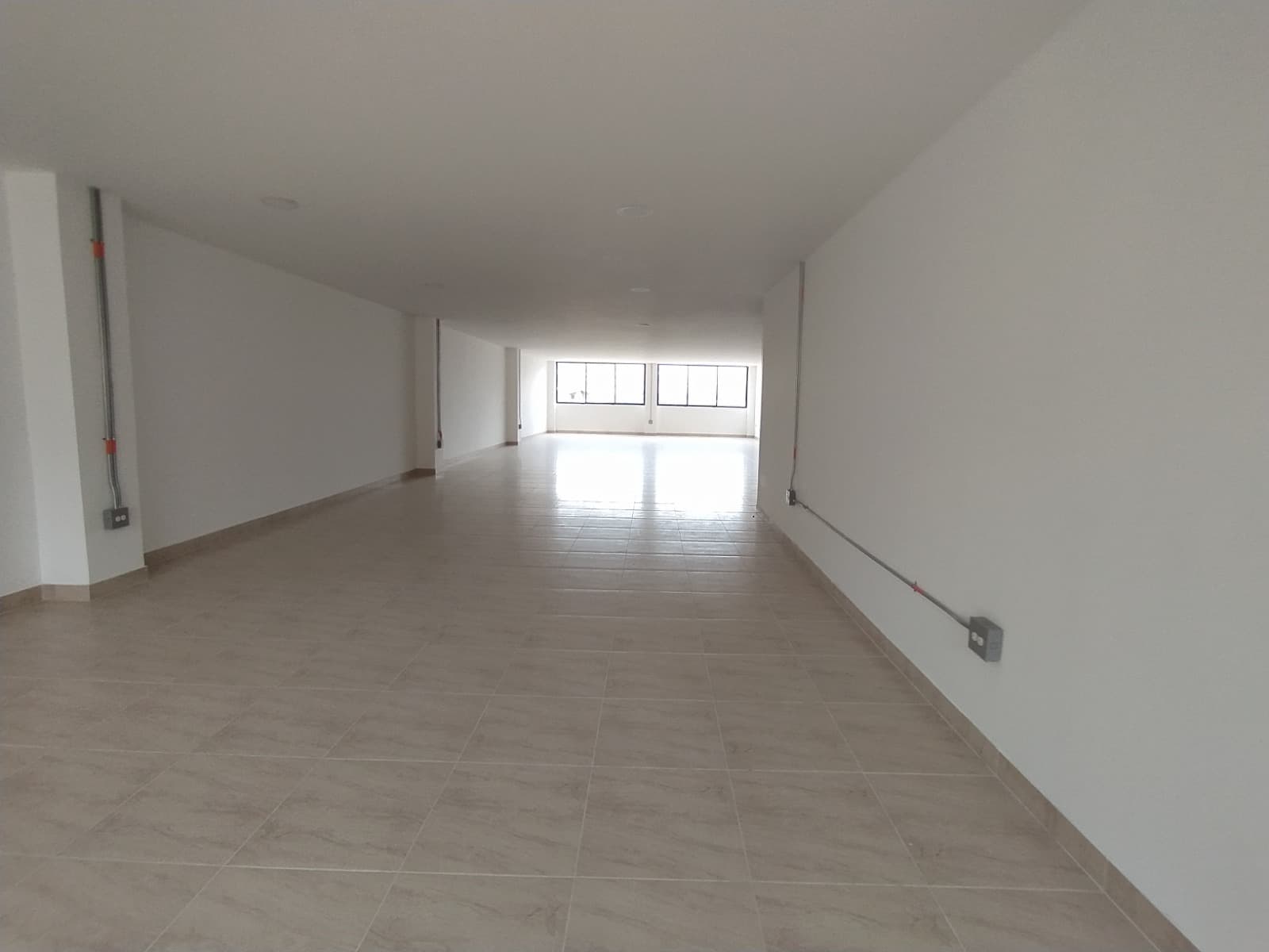 Local en arriendo en Aranjuez, Centro, Medellín — foto 1 de 12