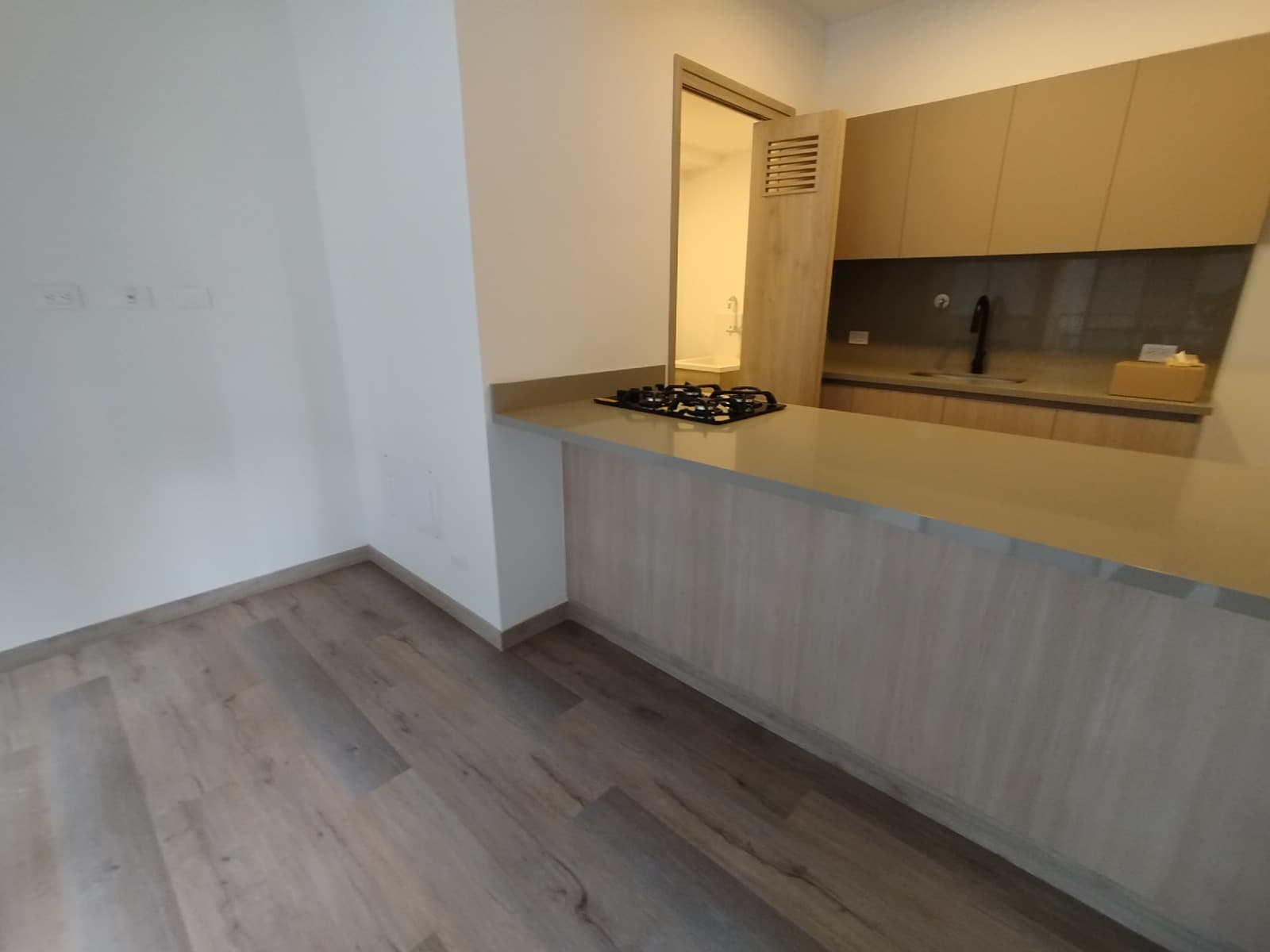 Apartamento en arriendo en Ciudad Del Rio, Medellín — foto 2 de 14