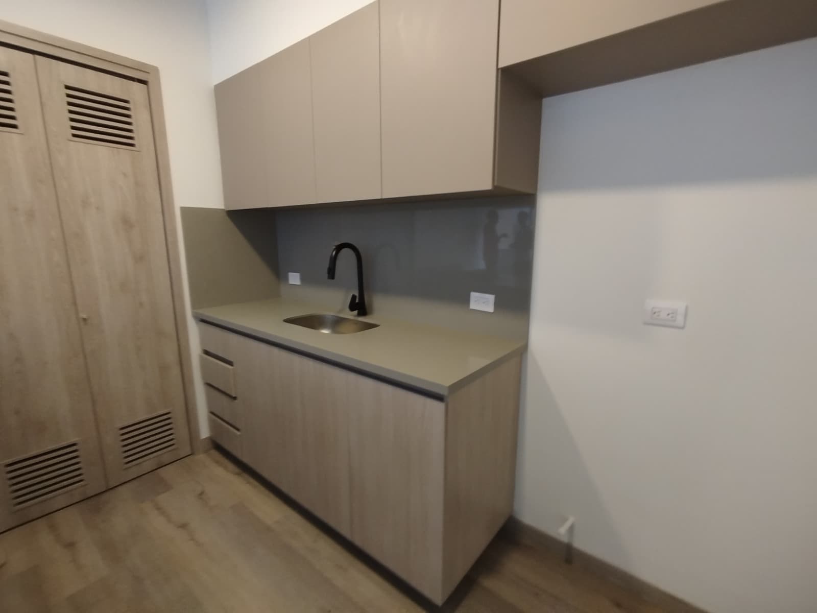 Apartamento en arriendo en Ciudad Del Rio, Medellín — foto 3 de 14