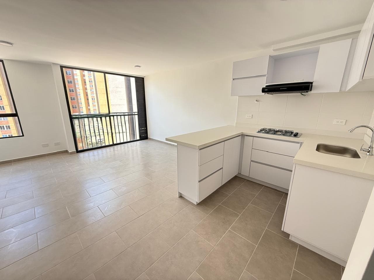 Apartamento en arriendo en Rionegro — foto 3 de 13