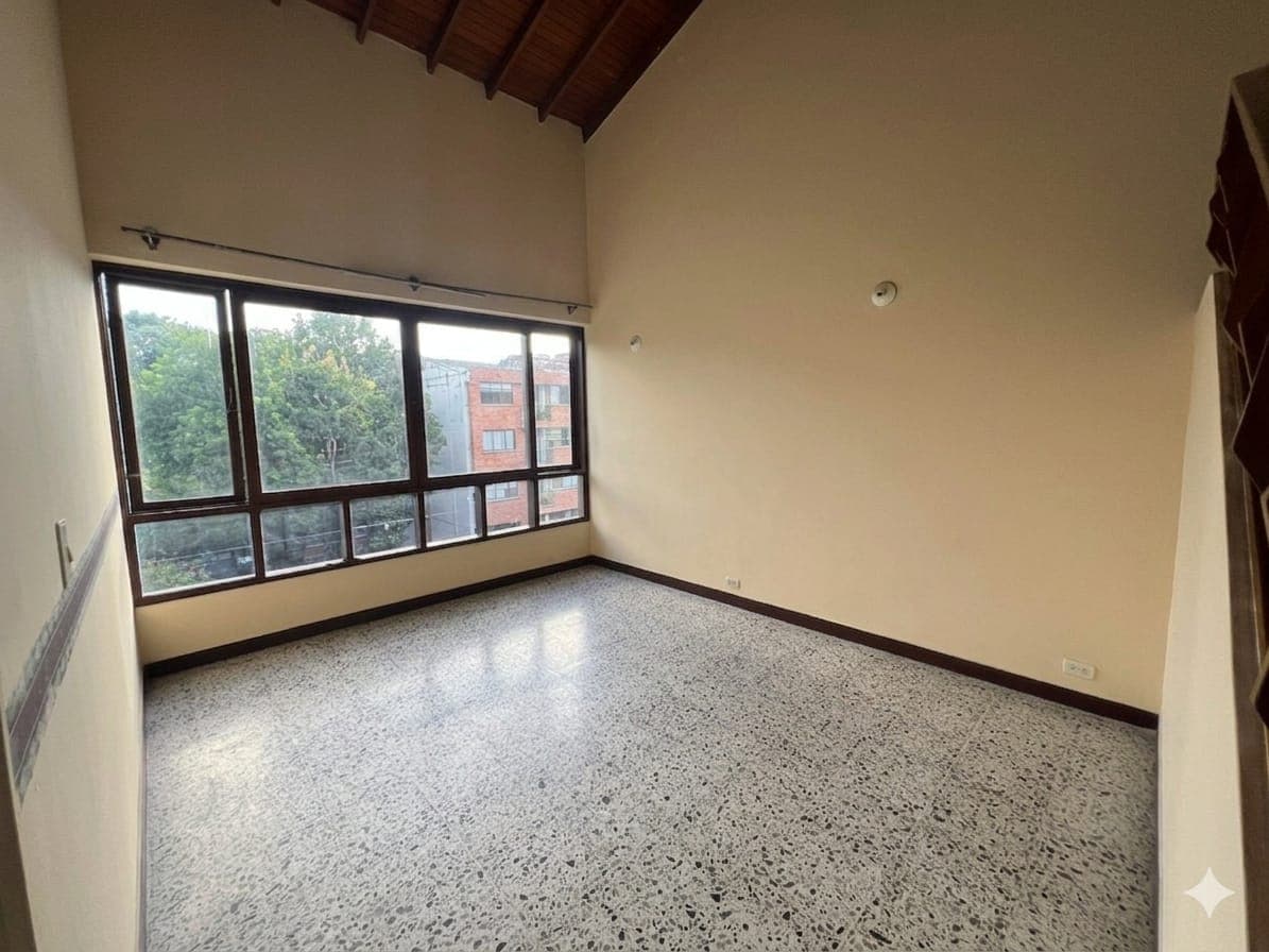 Apartamento en arriendo en Los Colores, Laureles, Medellín — foto 1 de 15