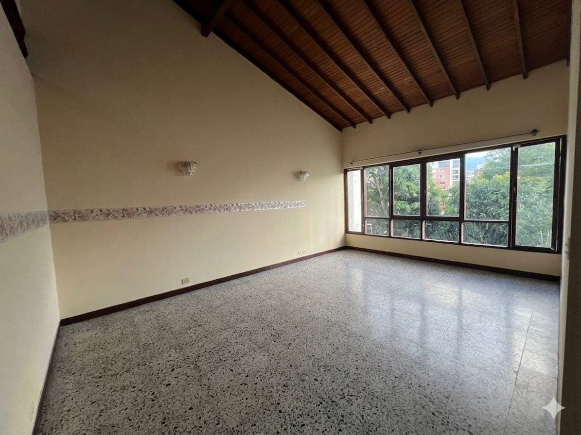 Apartamento en arriendo en Los Colores, Laureles, Medellín — foto 2 de 15