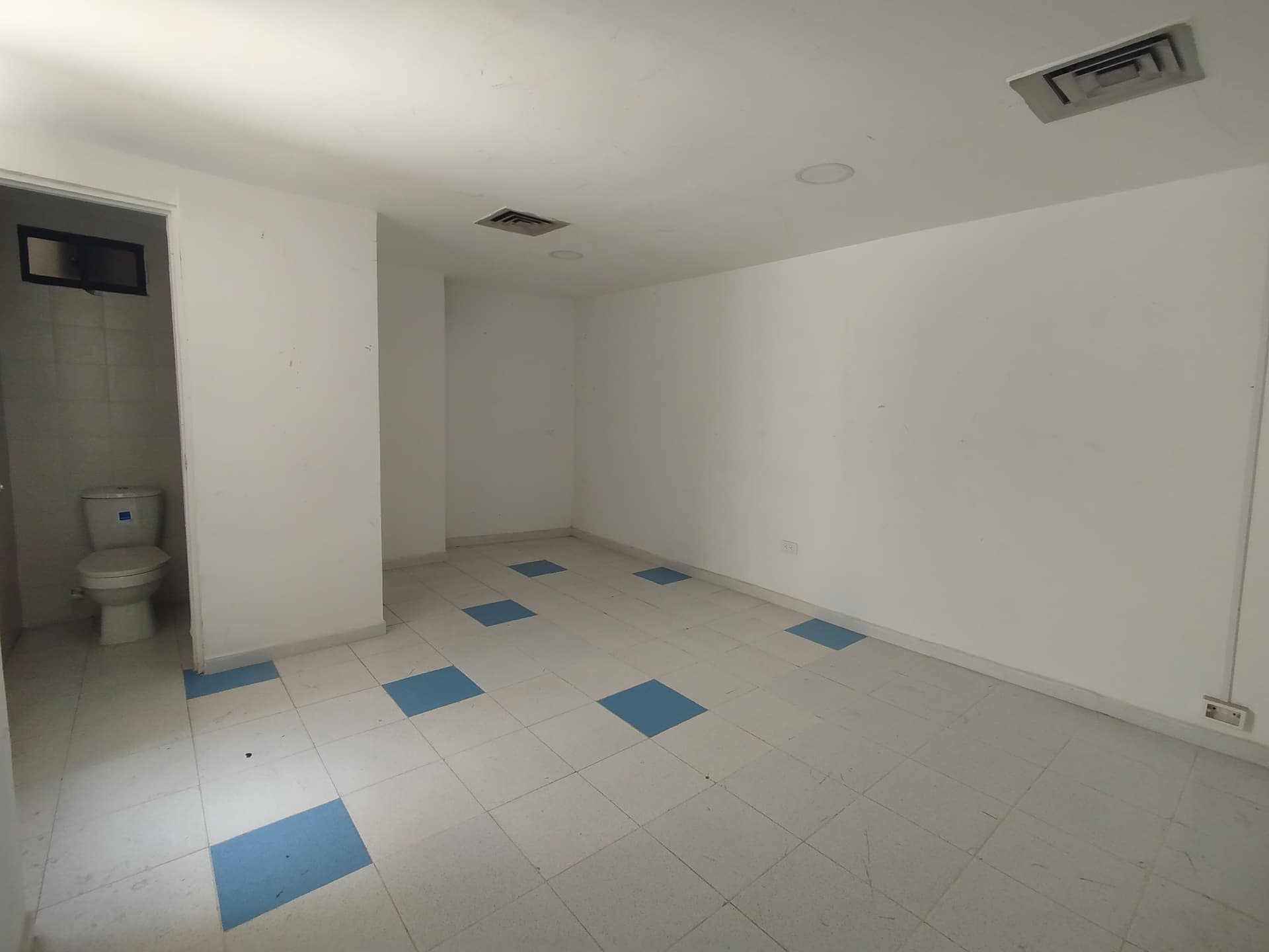 Local en arriendo en Itagui — foto 1 de 17