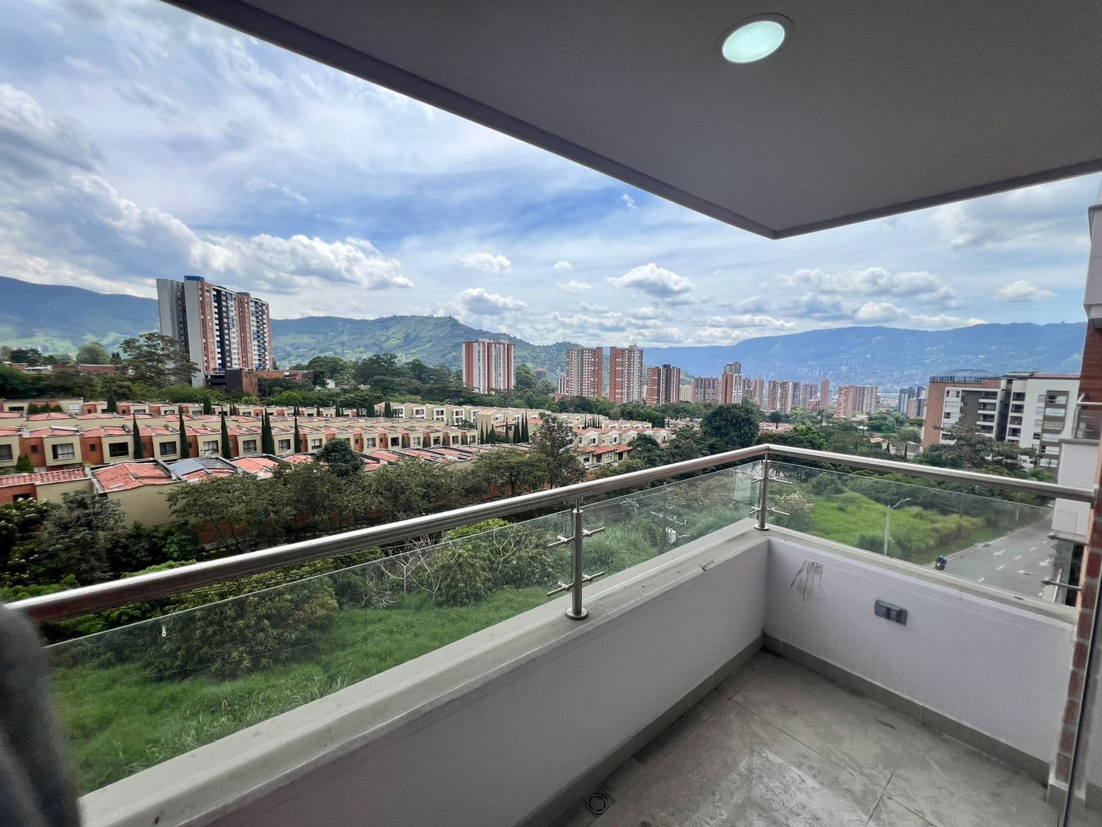 Apartamento en arriendo en La Estrella — foto 1 de 17