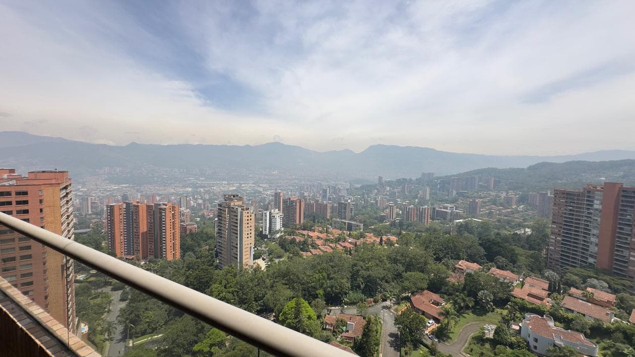 Apartamento en arriendo en La Calera, Poblado, Medellín — foto 3 de 20