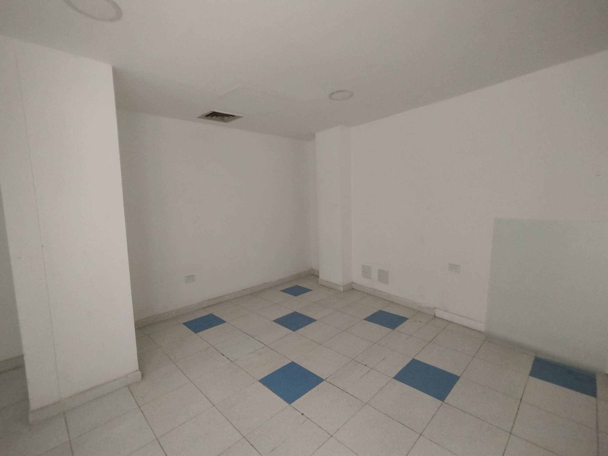 Local en arriendo en Itagui — foto 1 de 12