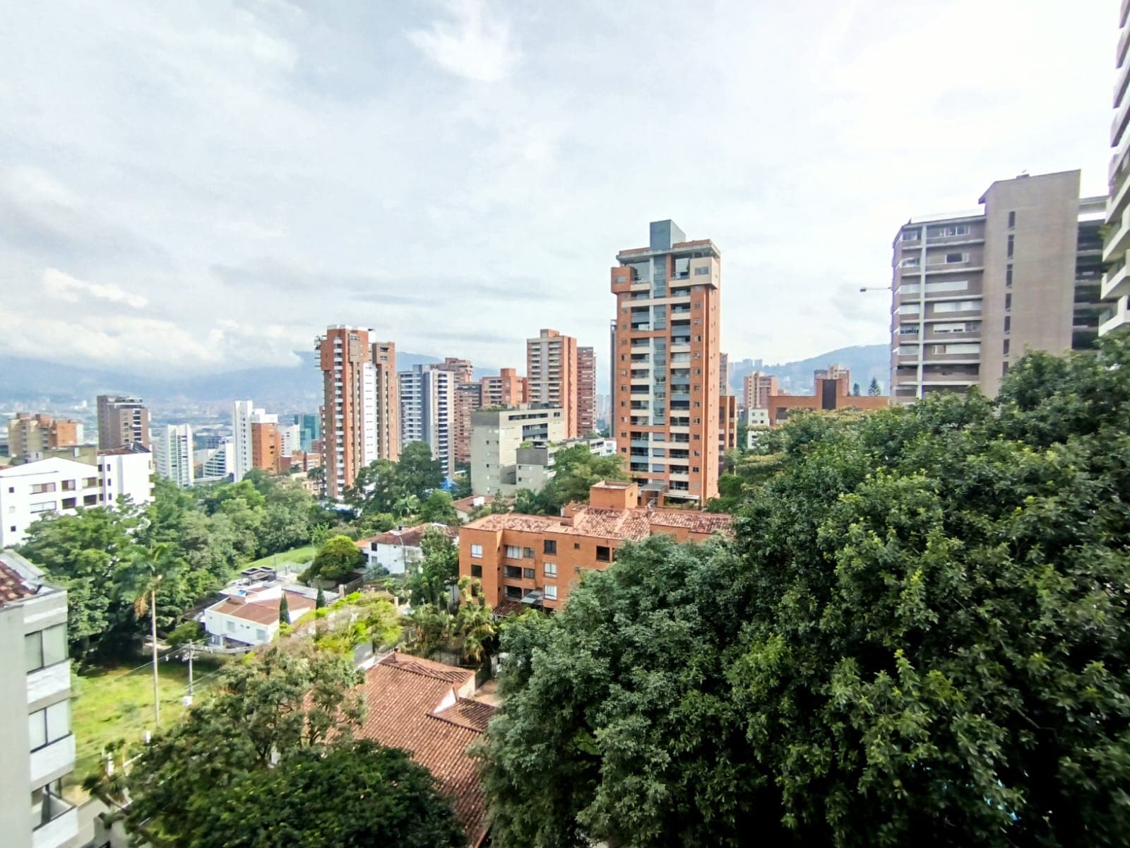 Apartamento en arriendo en Alejandría, Poblado, Medellín — foto 1 de 19