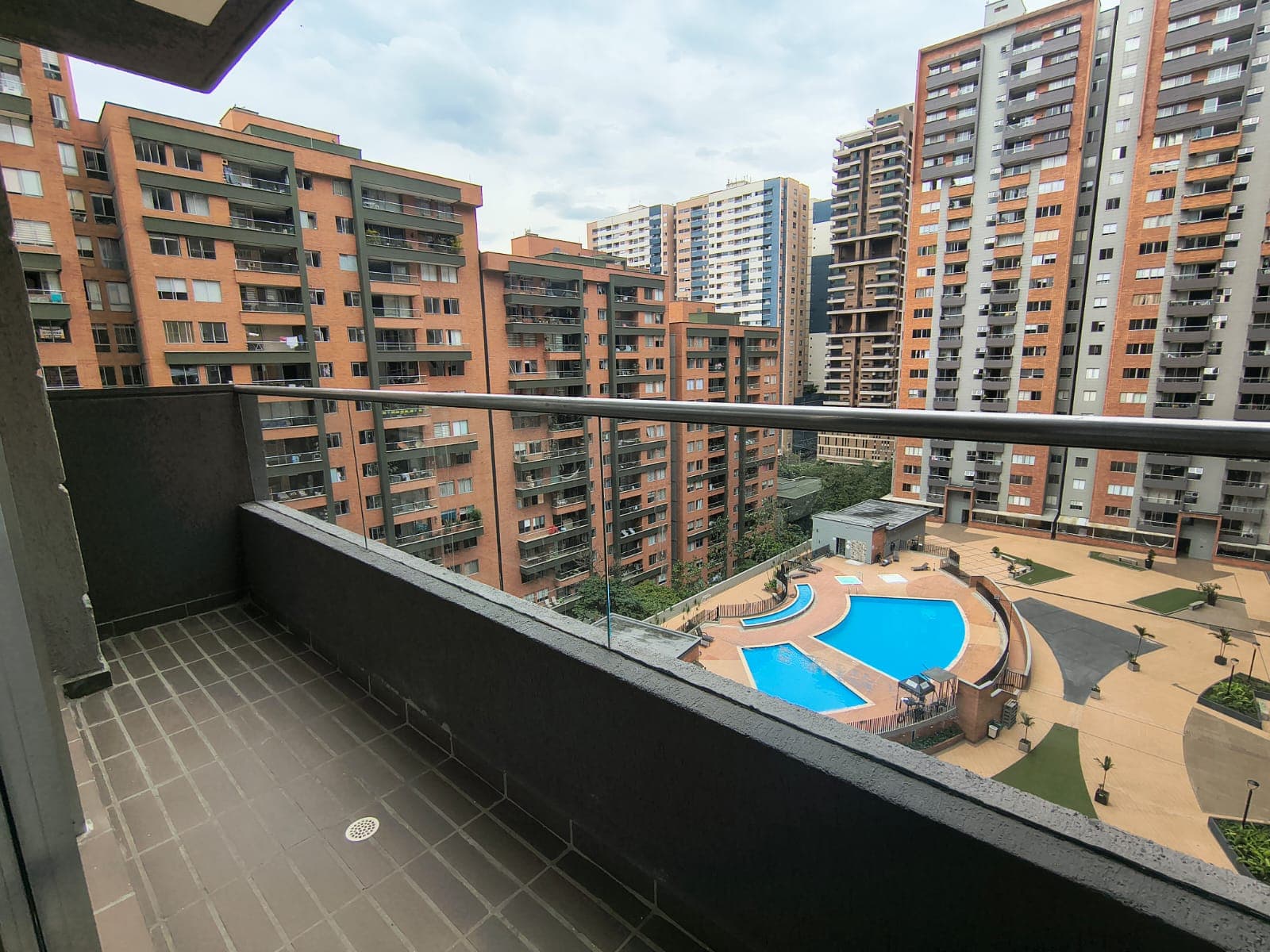 Apartamento en arriendo en Ciudad Del Rio, Medellín — foto 2 de 17