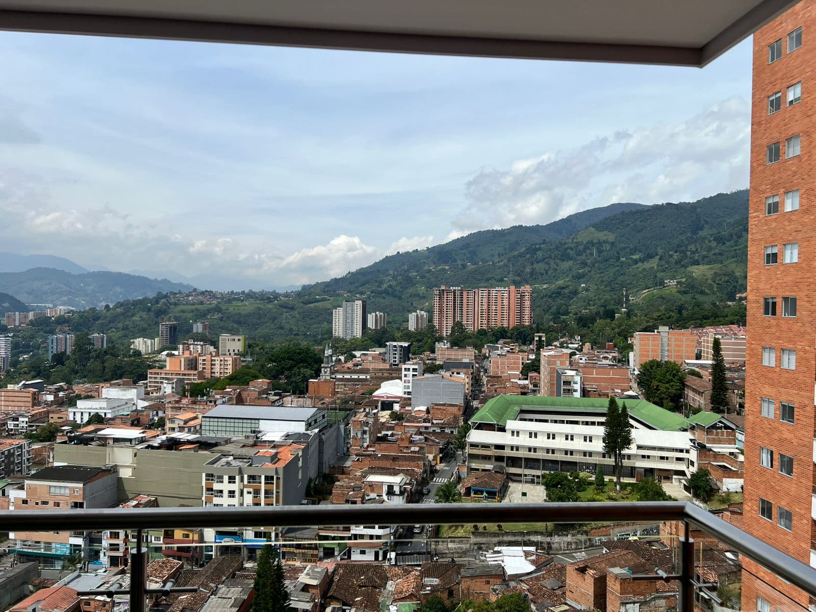 Apartamento en arriendo en La Estrella — foto 1 de 19