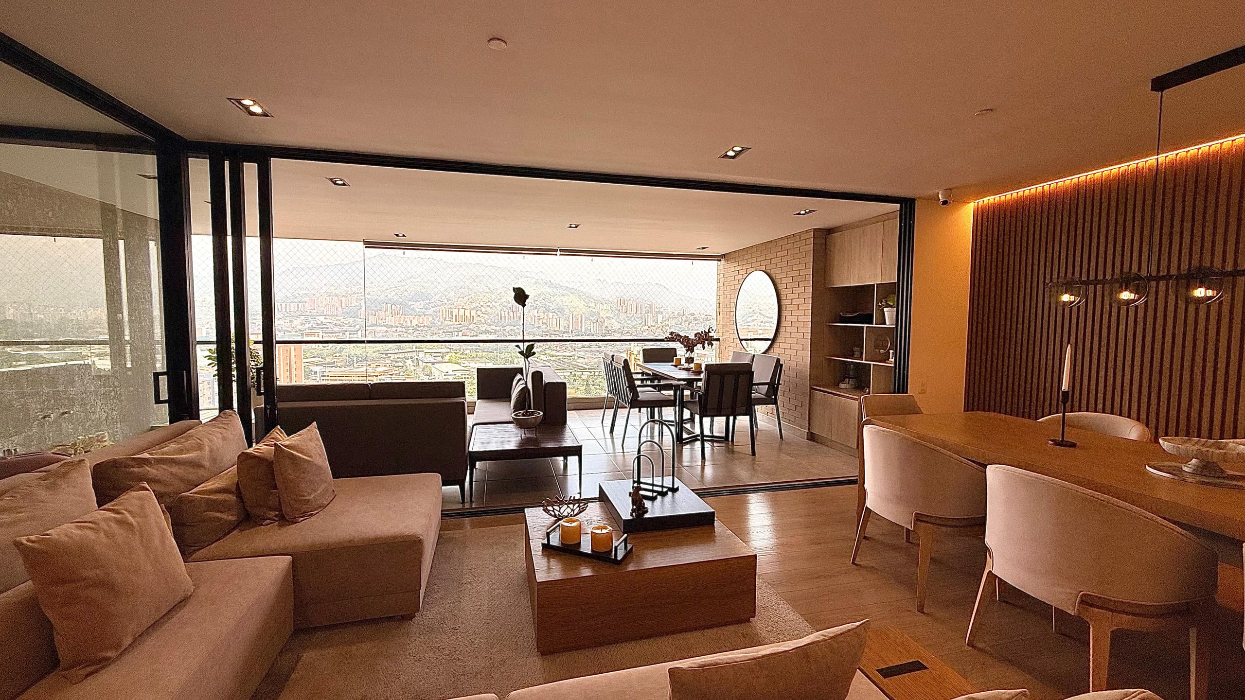 Apartamento en arriendo en Santa María De Los Ángeles, Poblado, Medellín — foto 1 de 20