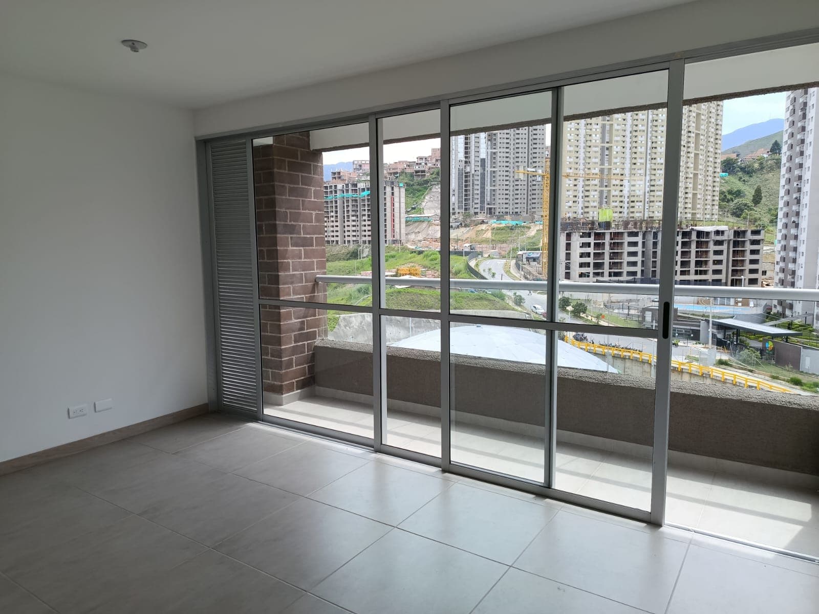 Apartamento en arriendo en Calasanz Parte Alta, La America, Medellín — foto 2 de 20