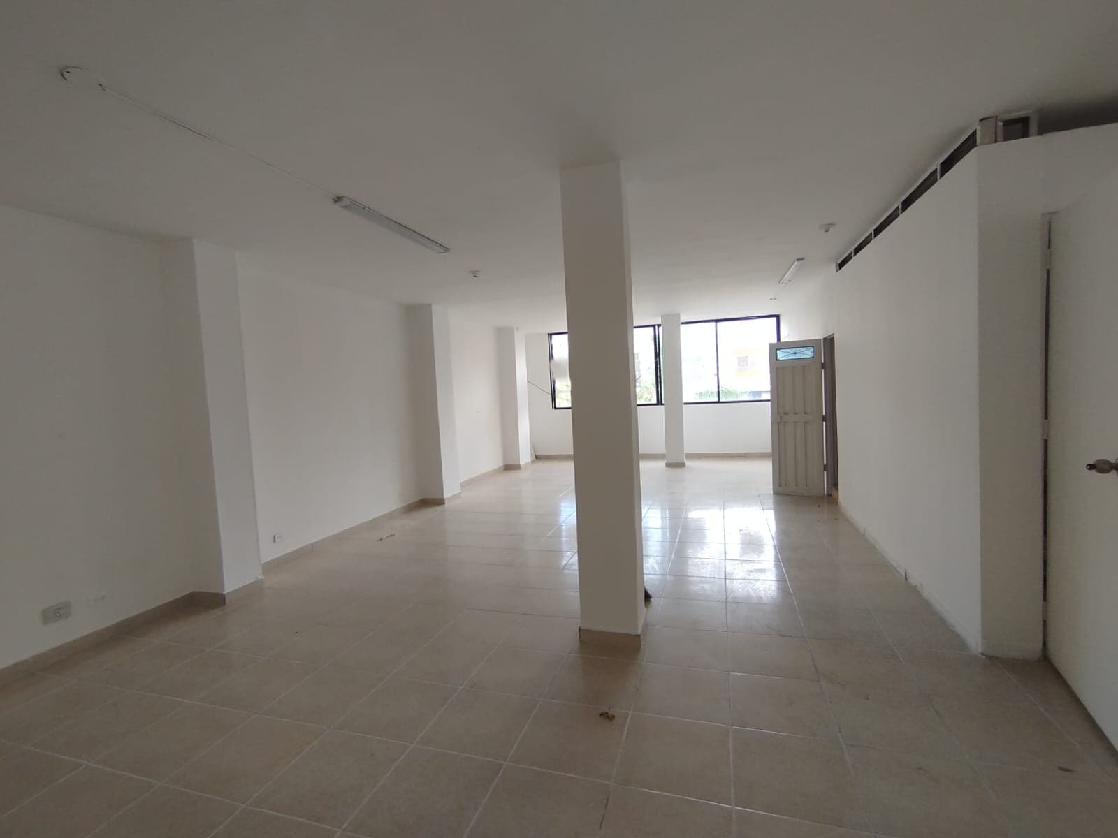 Local en arriendo en Bello — foto 1 de 12