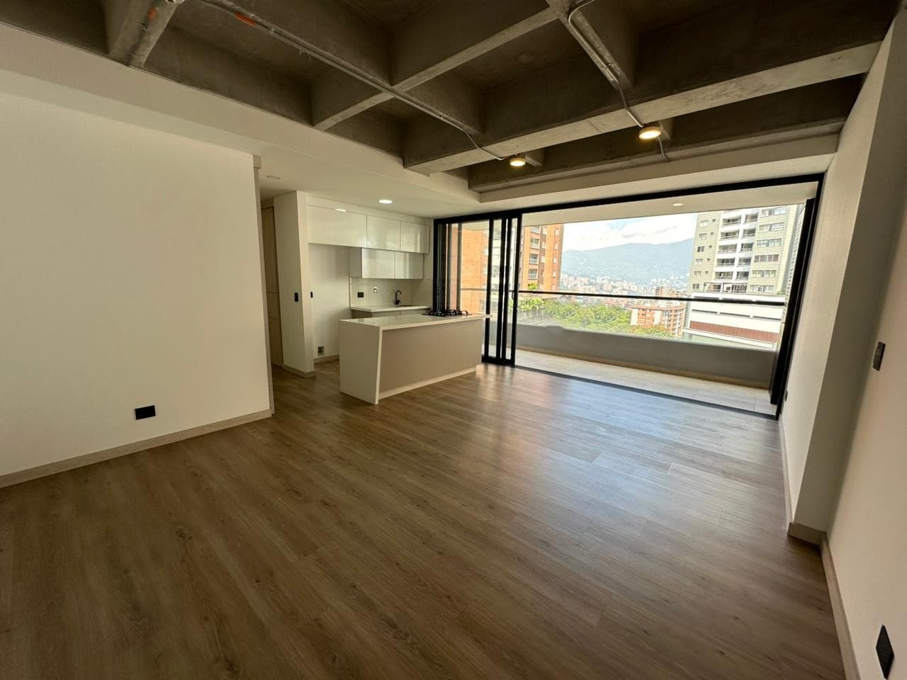 Apartamento en arriendo en Loma De Los Mesa, Envigado — foto 5 de 19