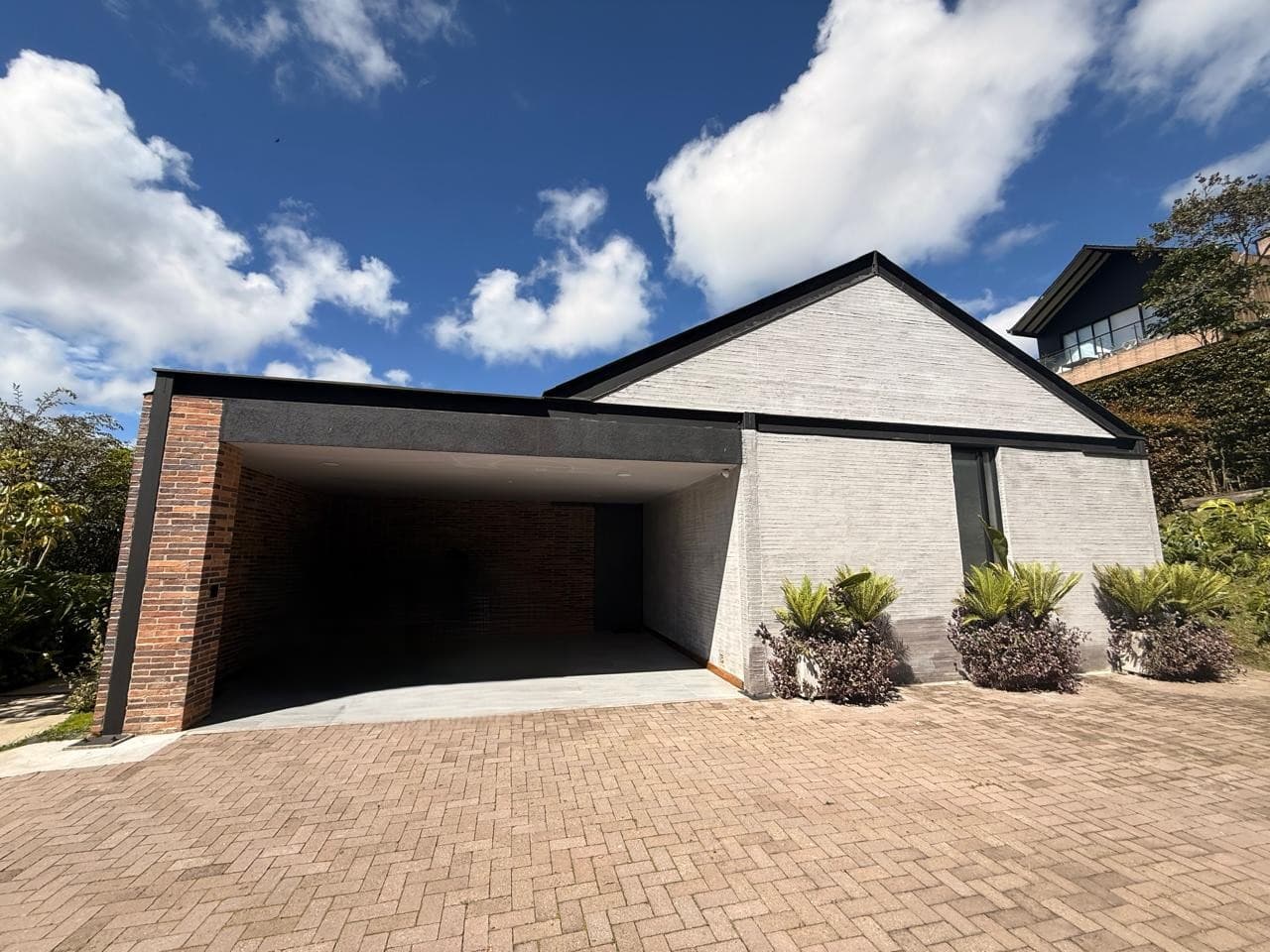 Casa Vivienda en arriendo en Las Palmas, San Diego, Medellín — foto 1 de 20