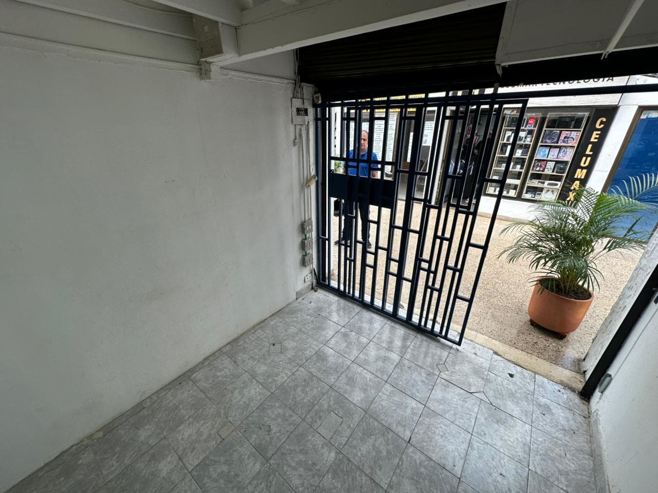 Local en arriendo en Centro De, Envigado — foto 1 de 12