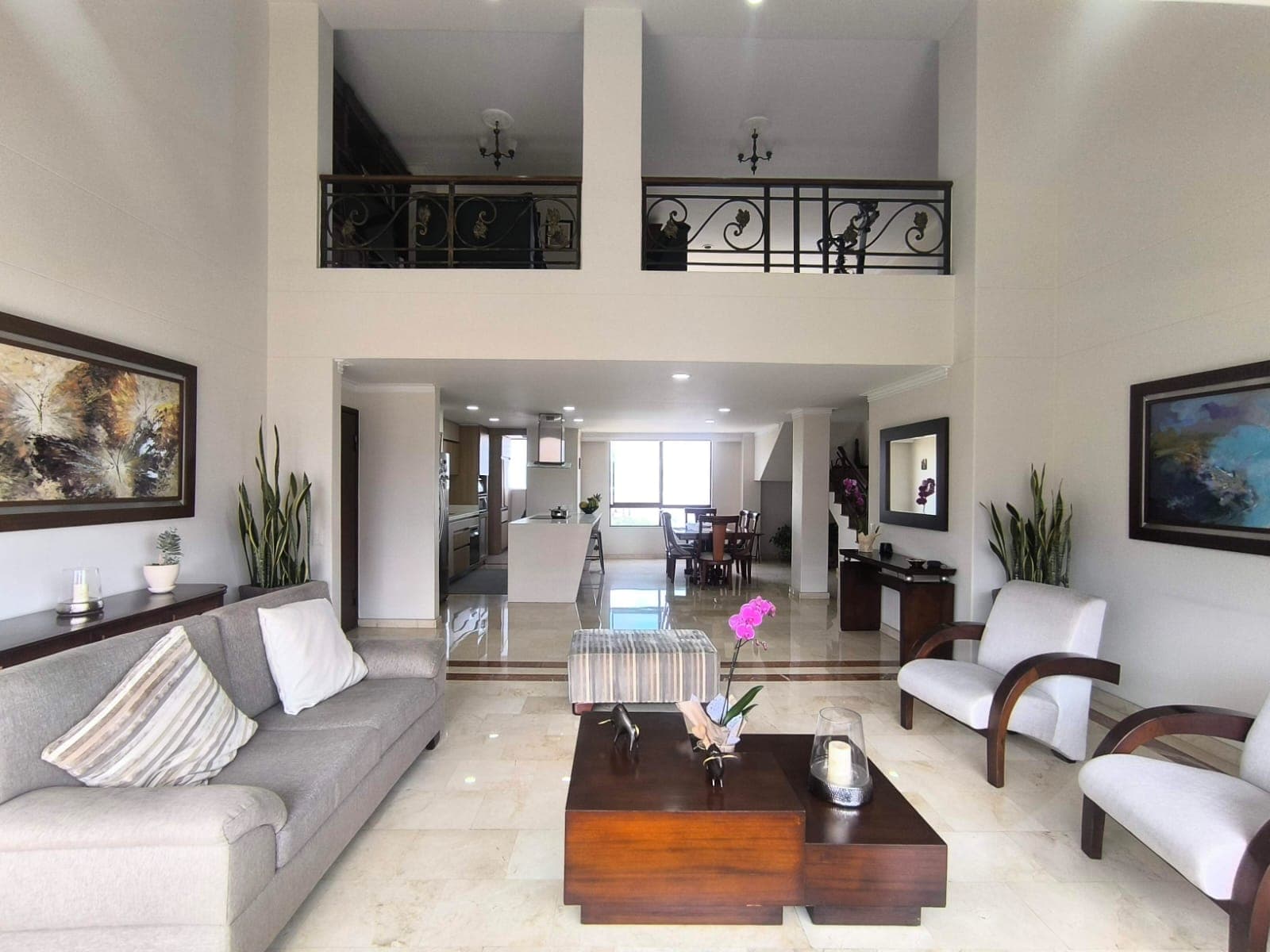 Apartamento en arriendo en Los Balsos, Poblado, Medellín — foto 1 de 20