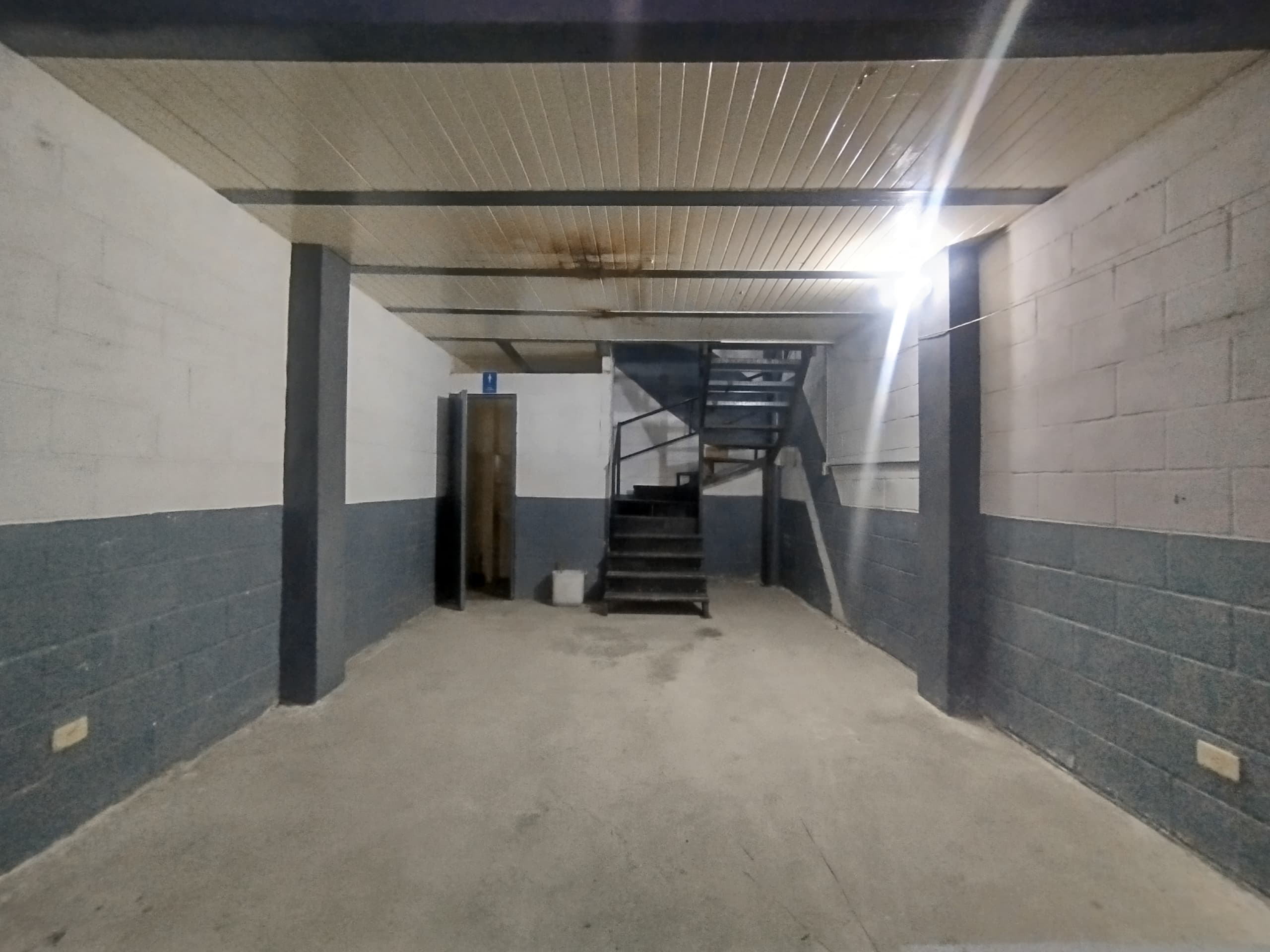 Bodega en arriendo en Barrio Antioquia, Suroccidental, Medellín — foto 3 de 17