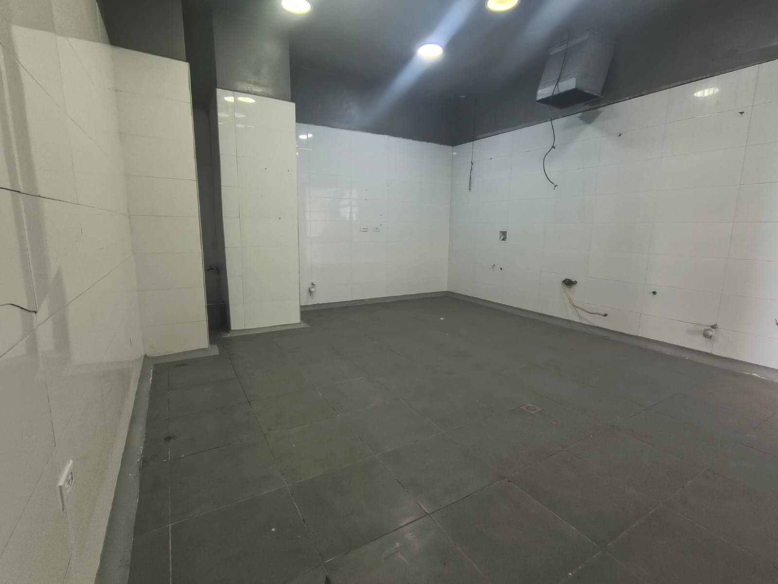 Local en arriendo en San Diego, Poblado, Medellín — foto 1 de 12