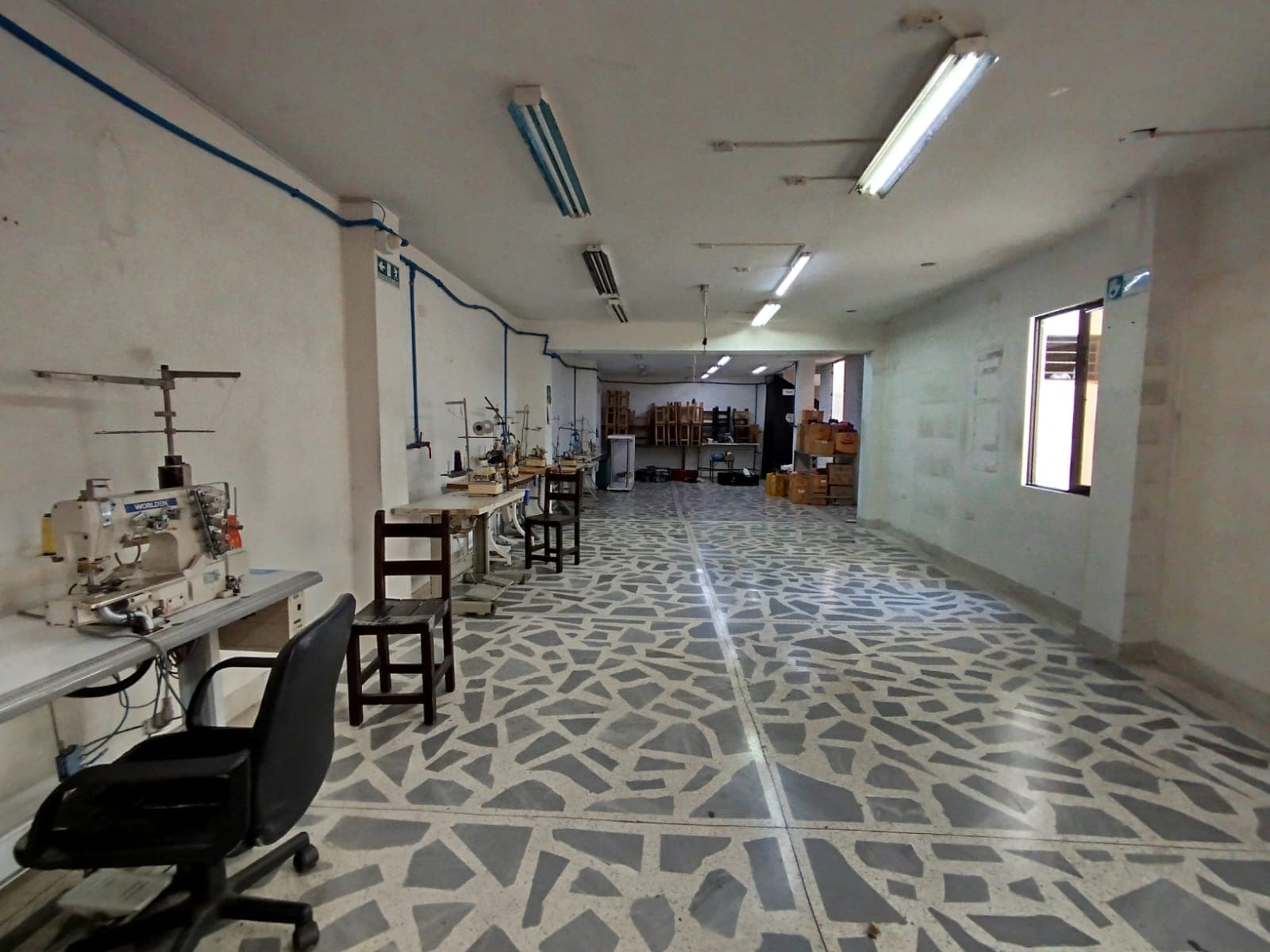 Local en arriendo en Chagualo, Centro, Medellín — foto 1 de 15